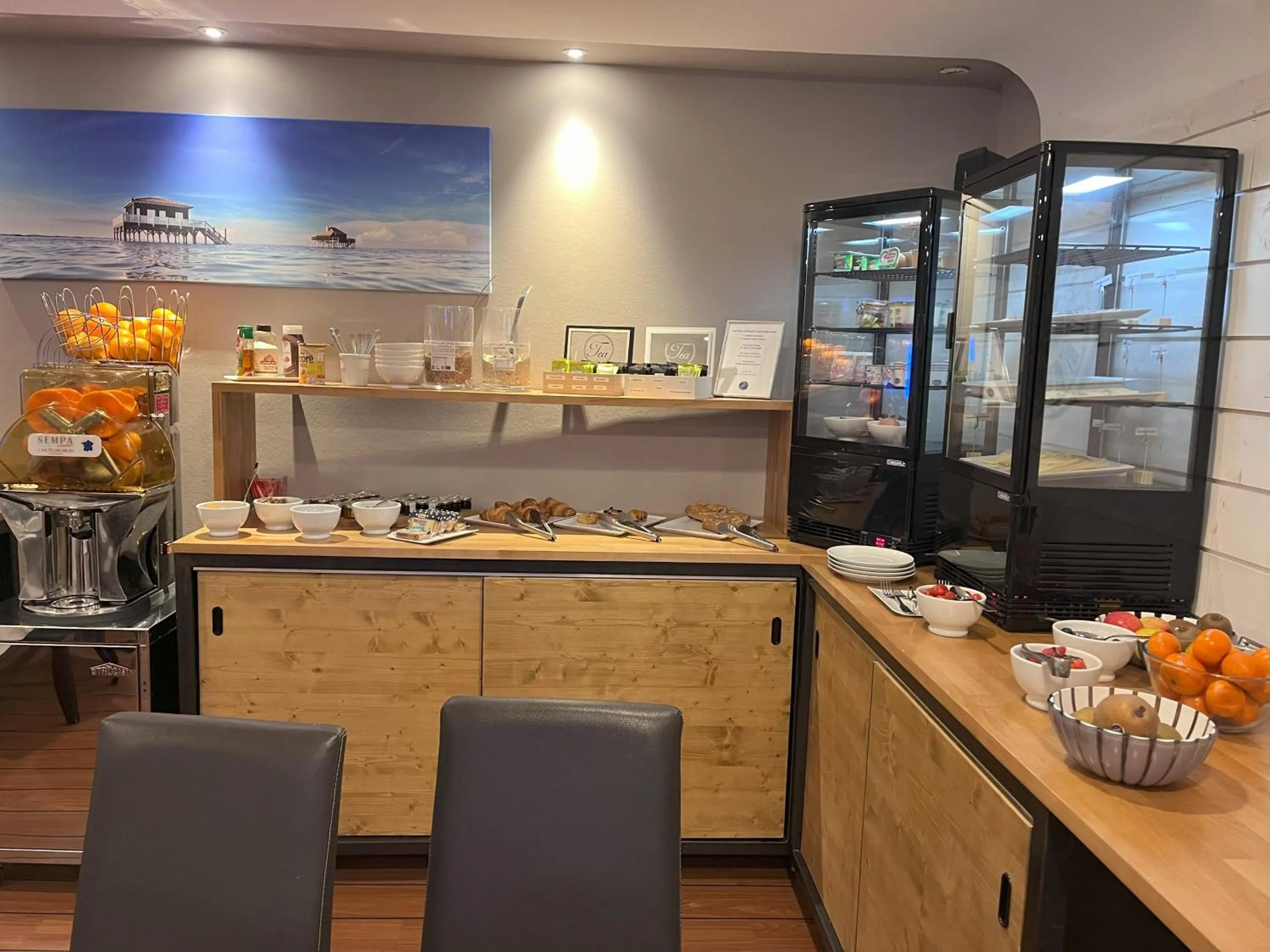 Buffet breakfast in Hôtel Point France