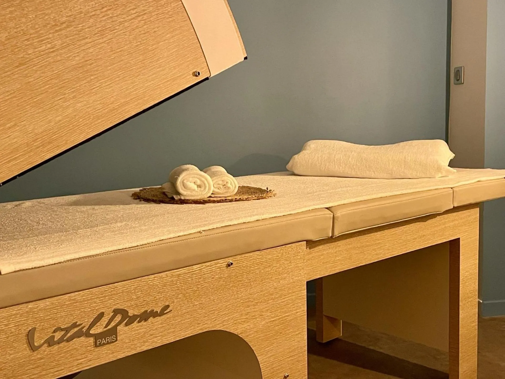 Property building in Hôtel Point France