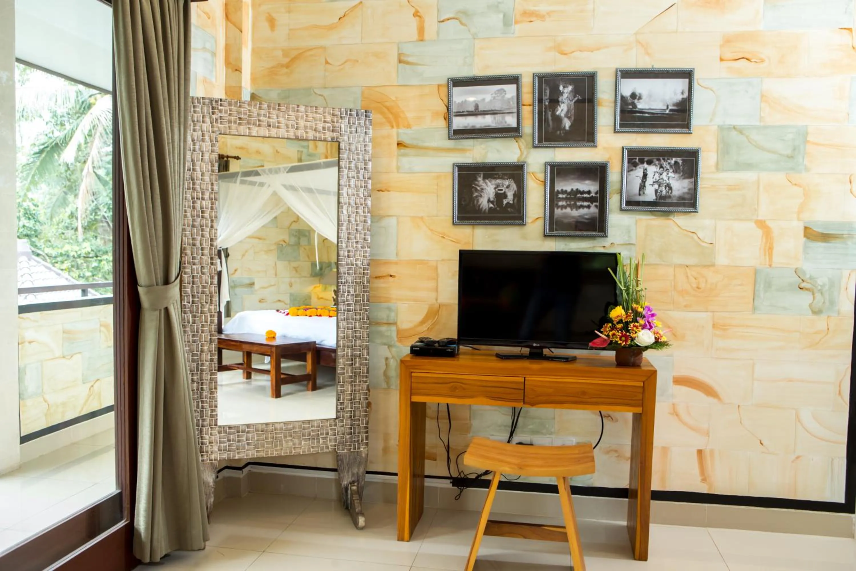 TV and multimedia in Ayu Duwur Beji