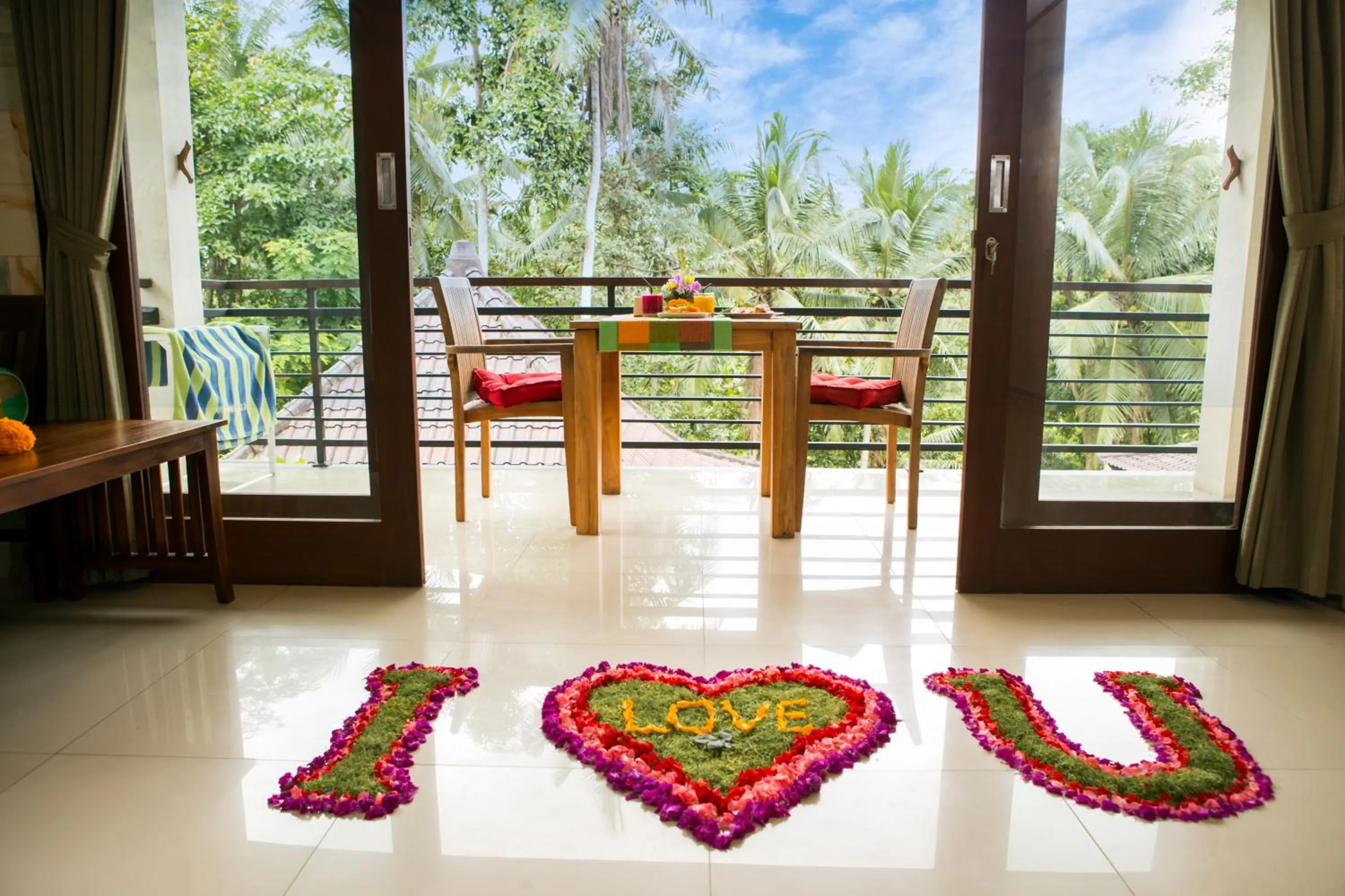 Balcony/Terrace in Ayu Duwur Beji