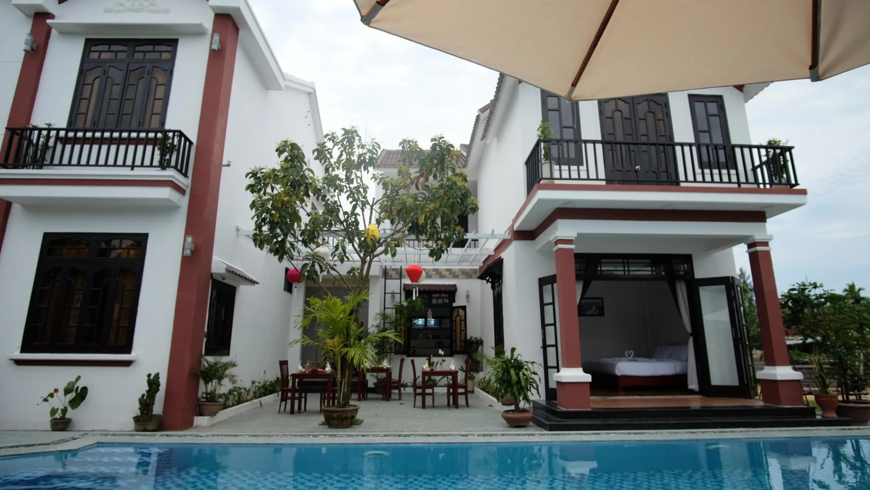 Swimming pool in Gia Lam Villa Hoi An