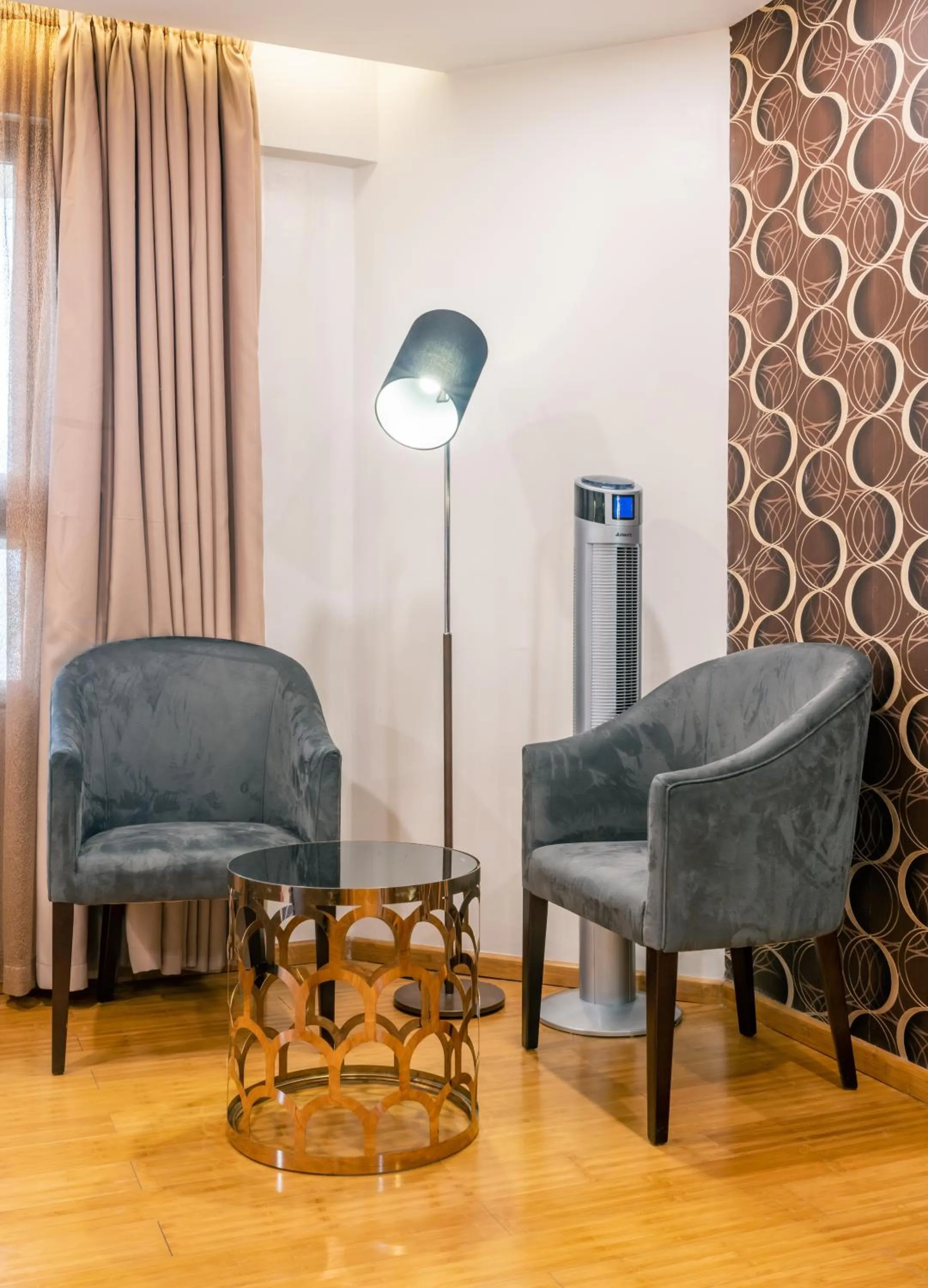 Seating area in The Ole-Ken Hotel