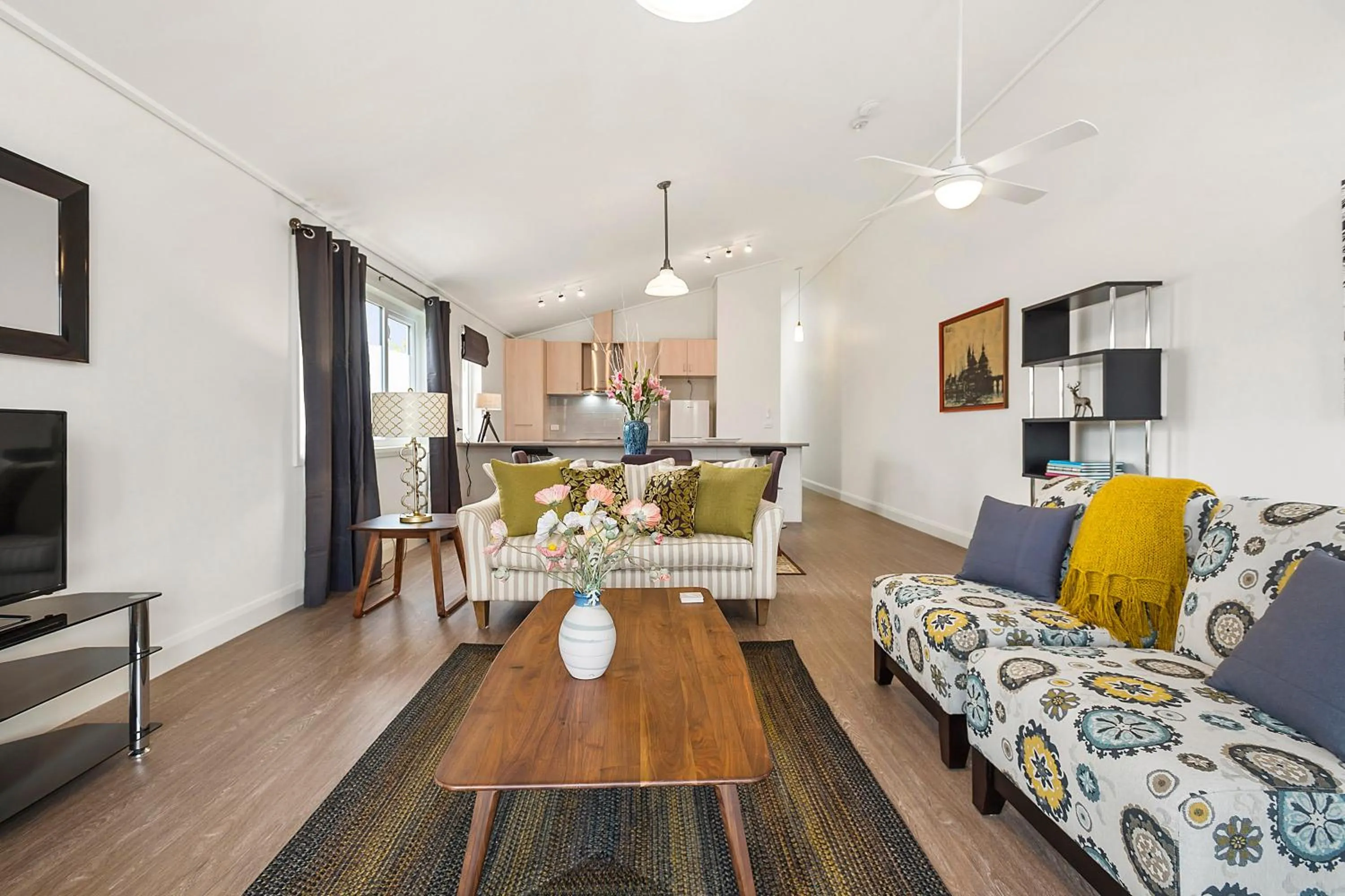 Living room in Blue Rosella on Piper