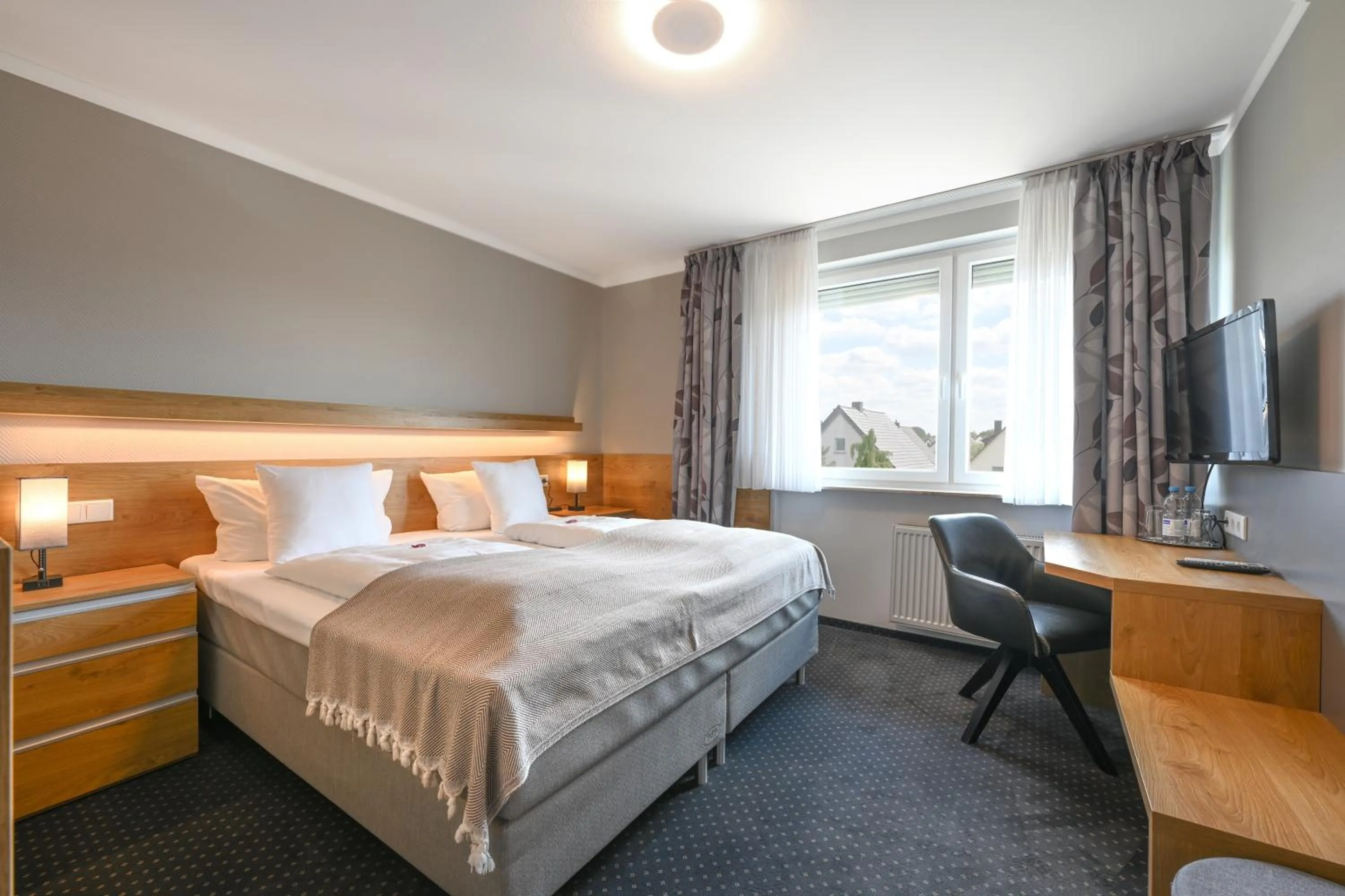 Photo of the whole room, Bed in Hotel Zum Ritter