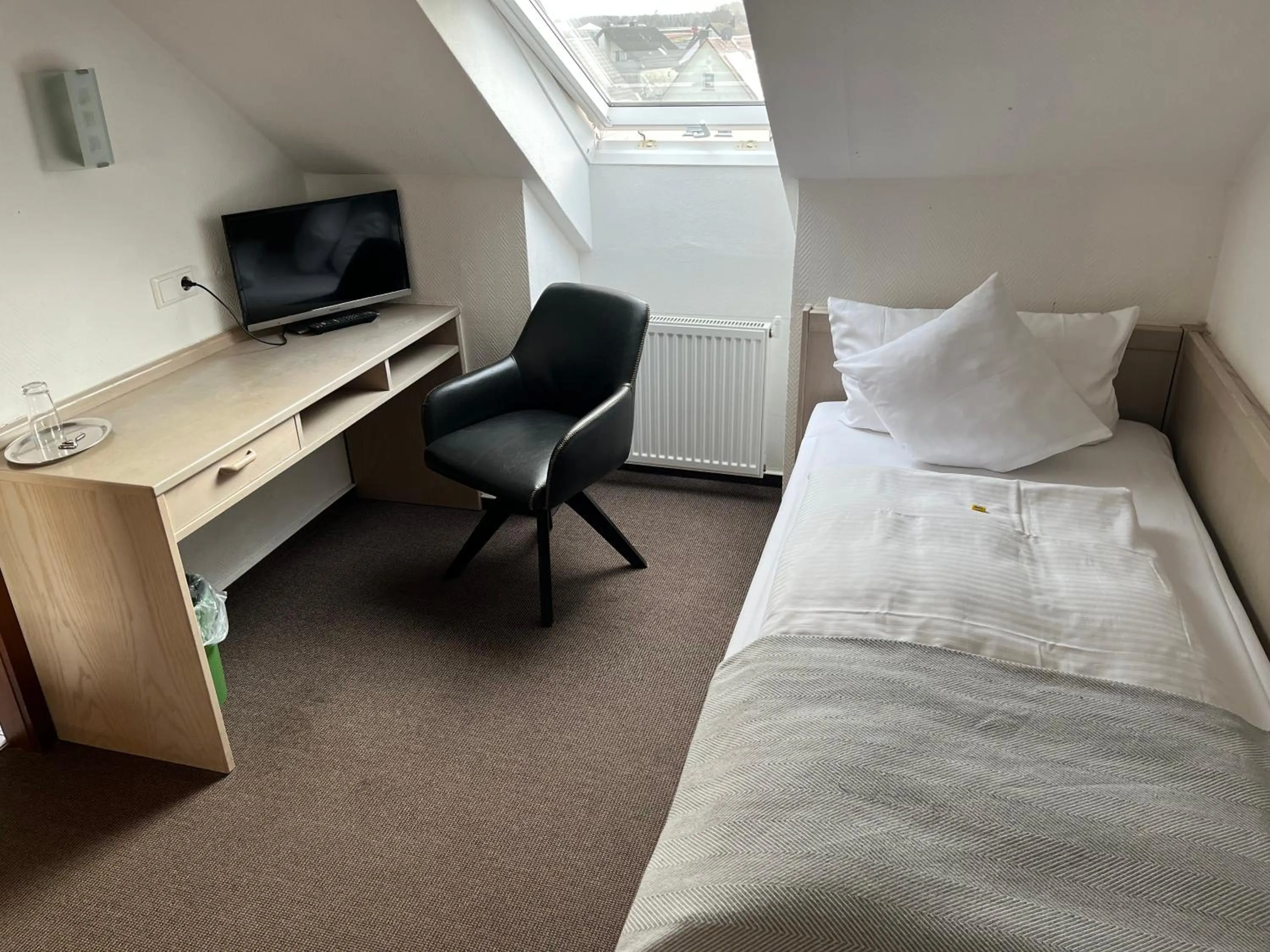 Photo of the whole room, Bed in Hotel Zum Ritter