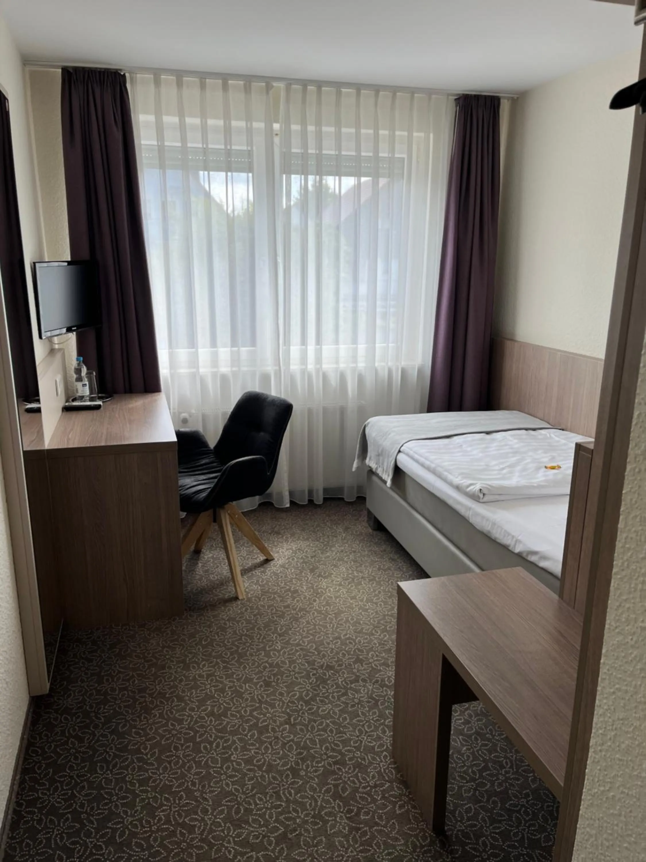 Photo of the whole room, Bed in Hotel Zum Ritter