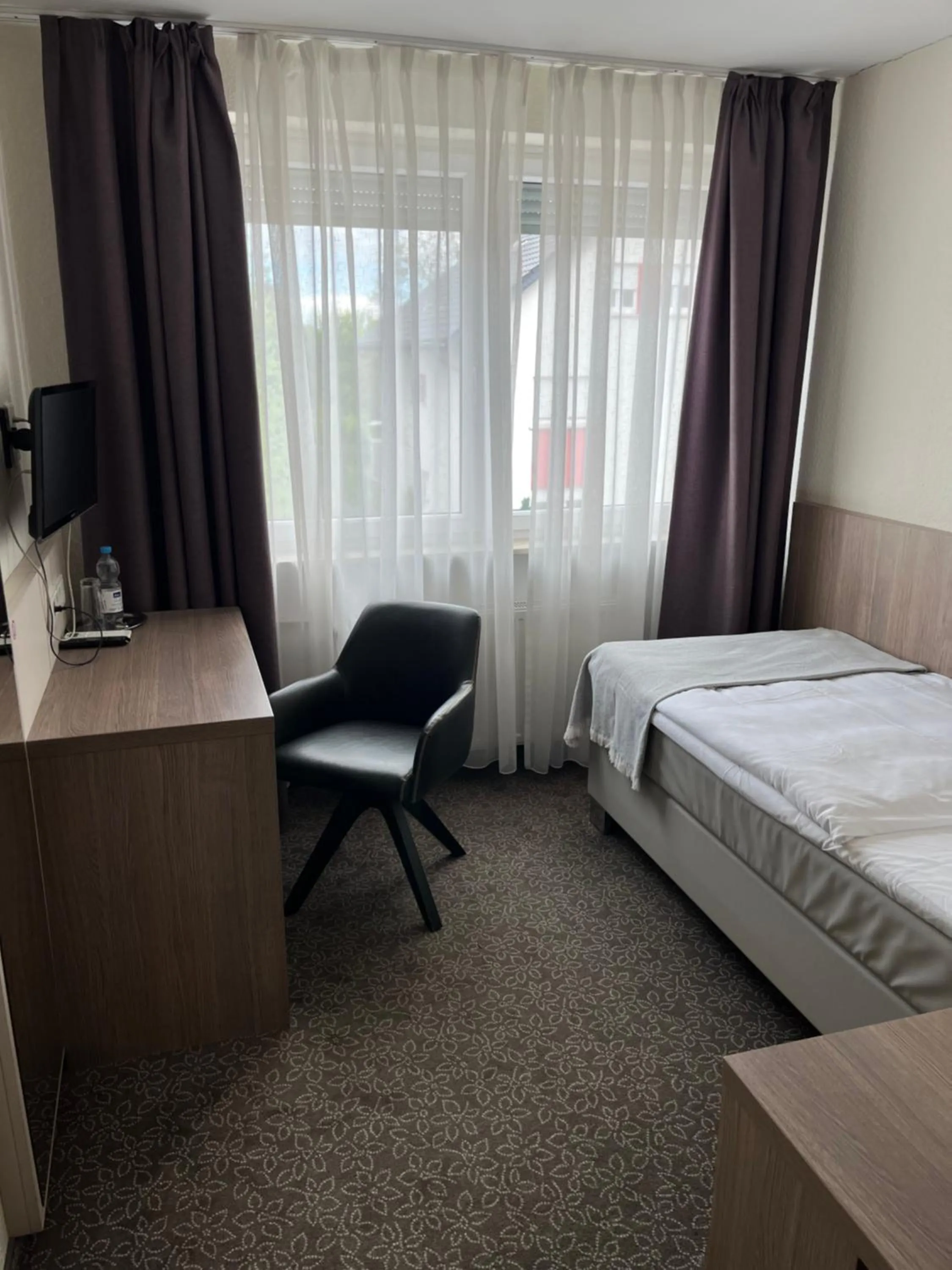 Photo of the whole room, Bed in Hotel Zum Ritter