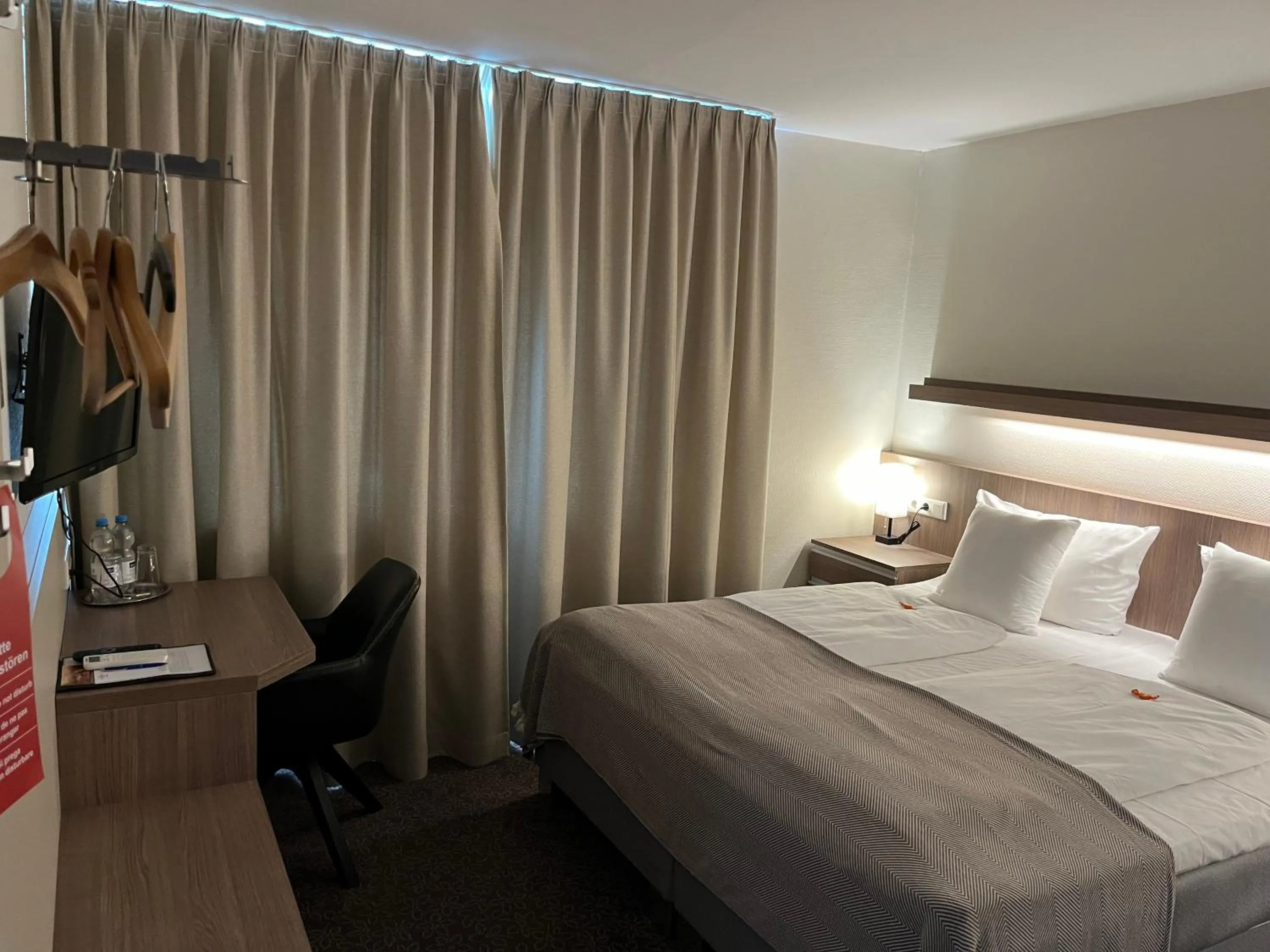 Photo of the whole room, Bed in Hotel Zum Ritter