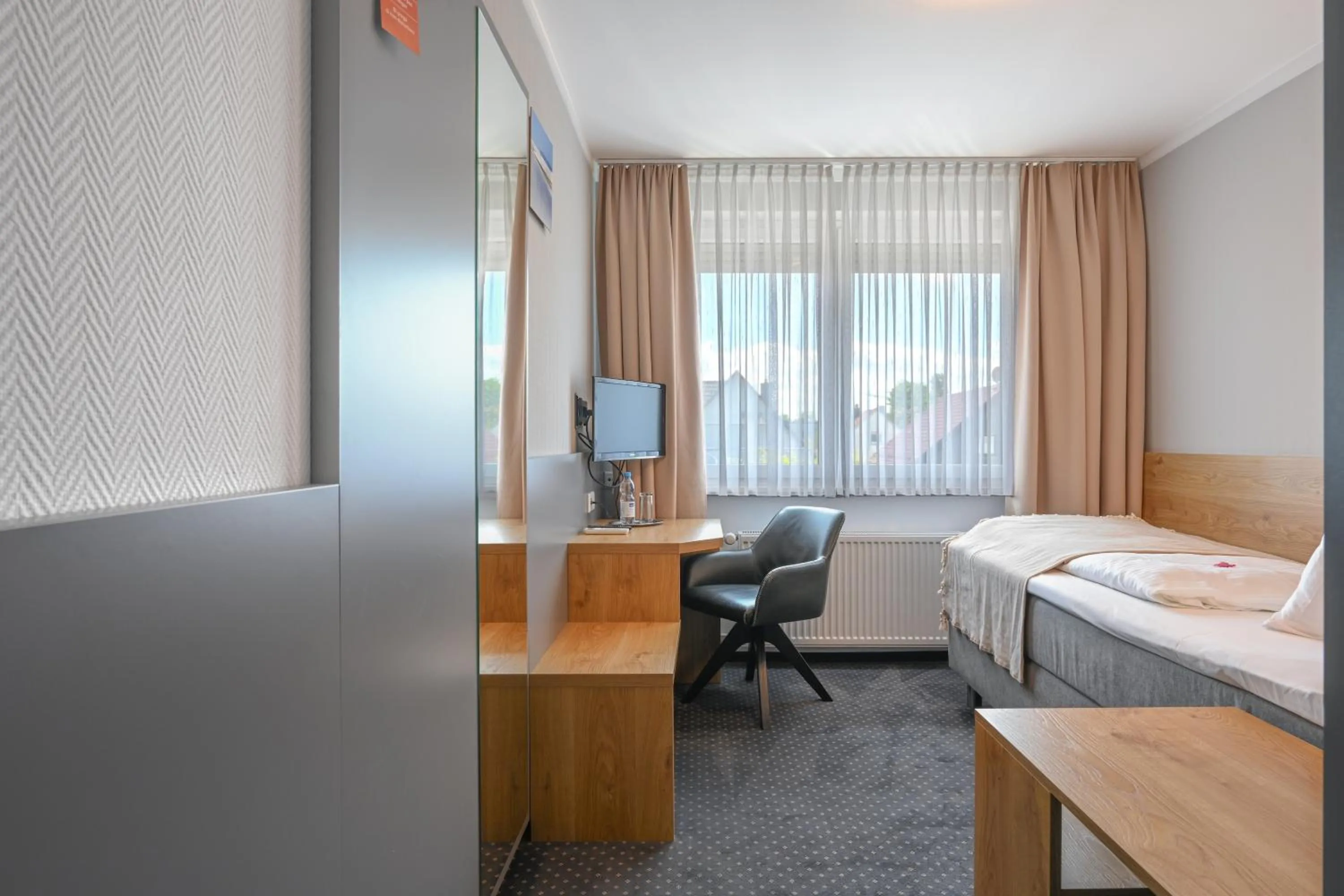 Photo of the whole room, Bed in Hotel Zum Ritter