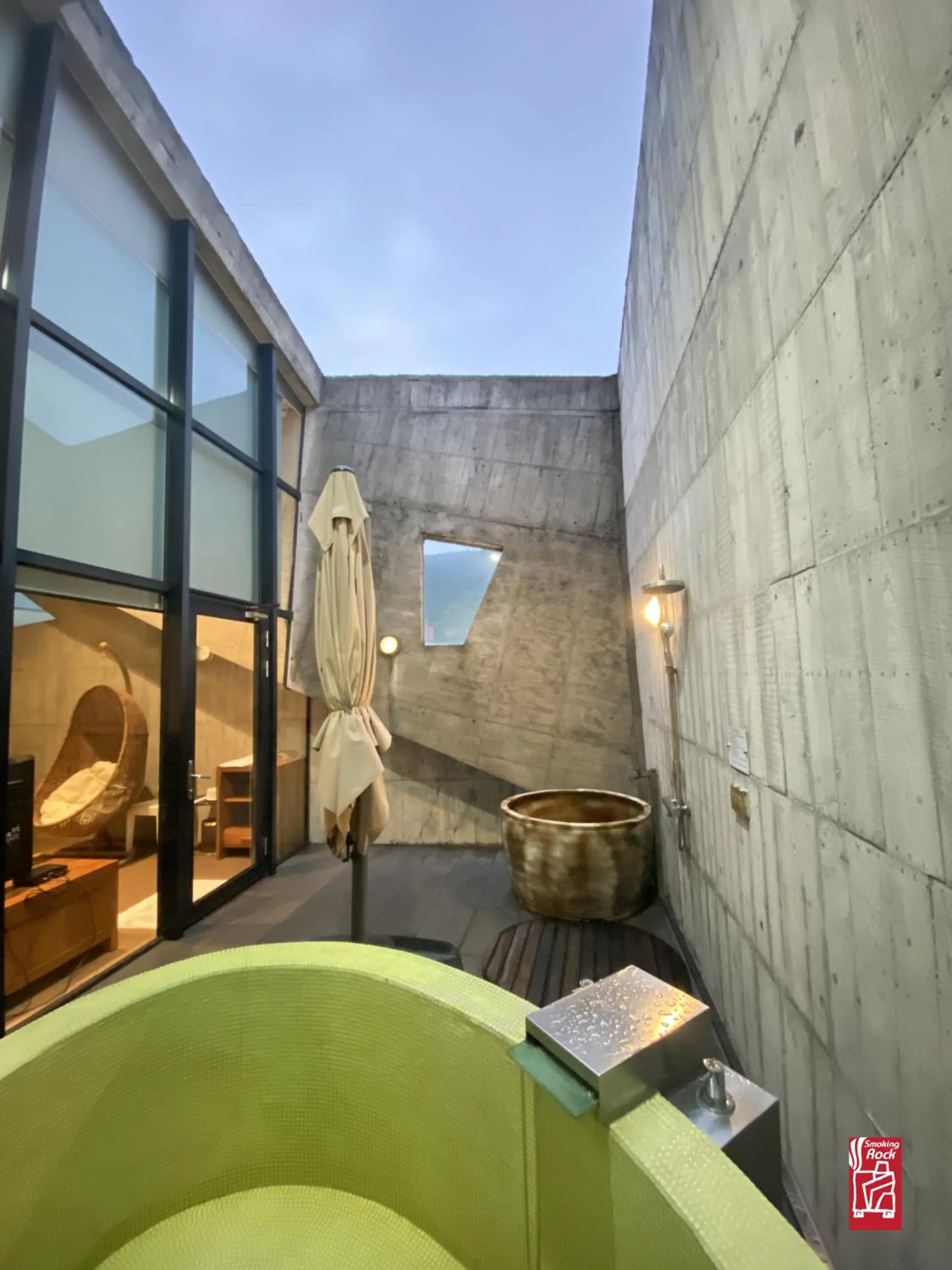 Hot Spring Bath in Smoking Rock