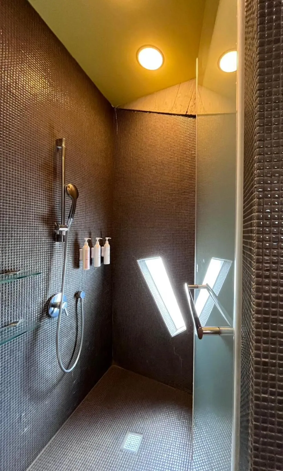 Shower in Smoking Rock