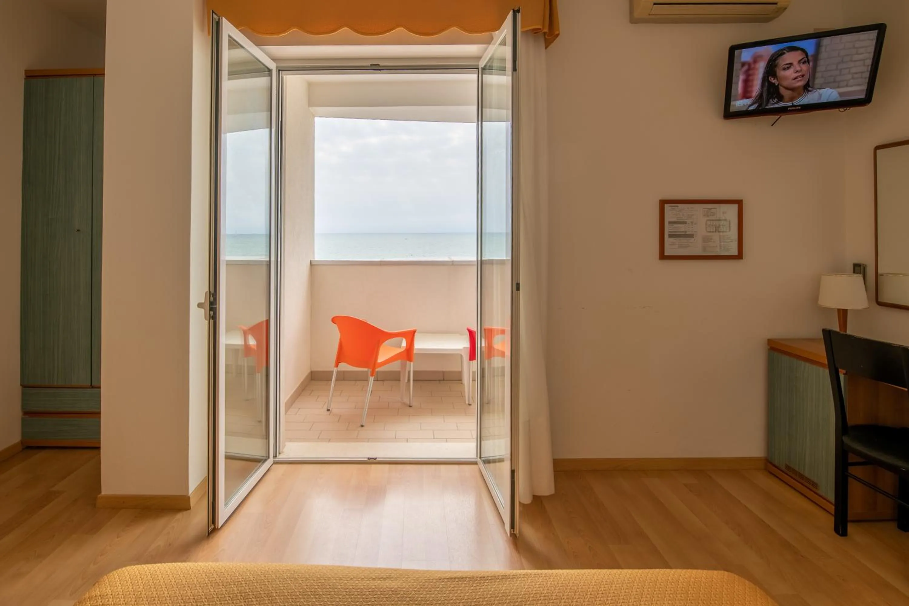 Bedroom, Bed in Hotel Parigi