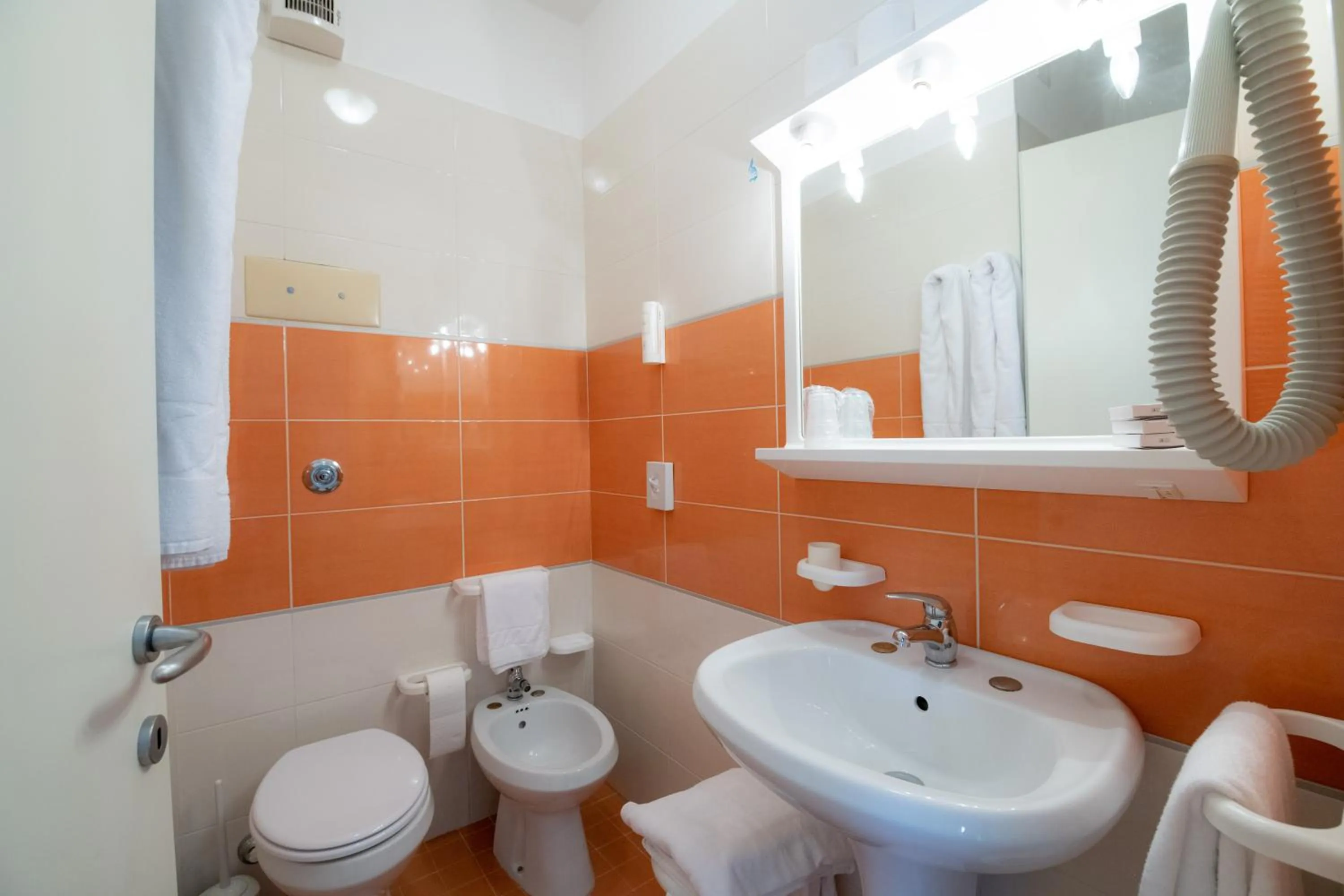 Shower in Hotel Parigi