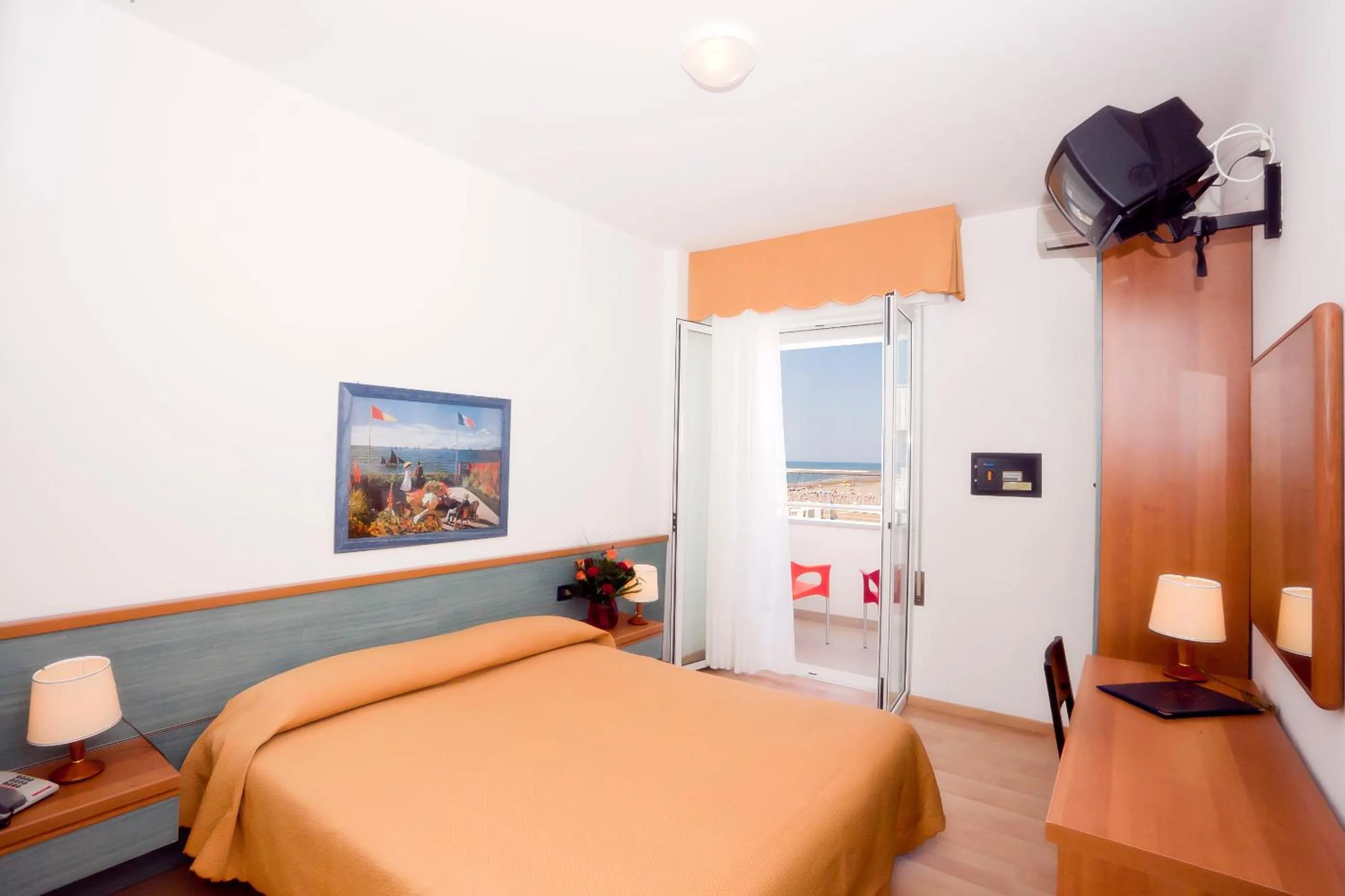 Sea view, Bed in Hotel Parigi