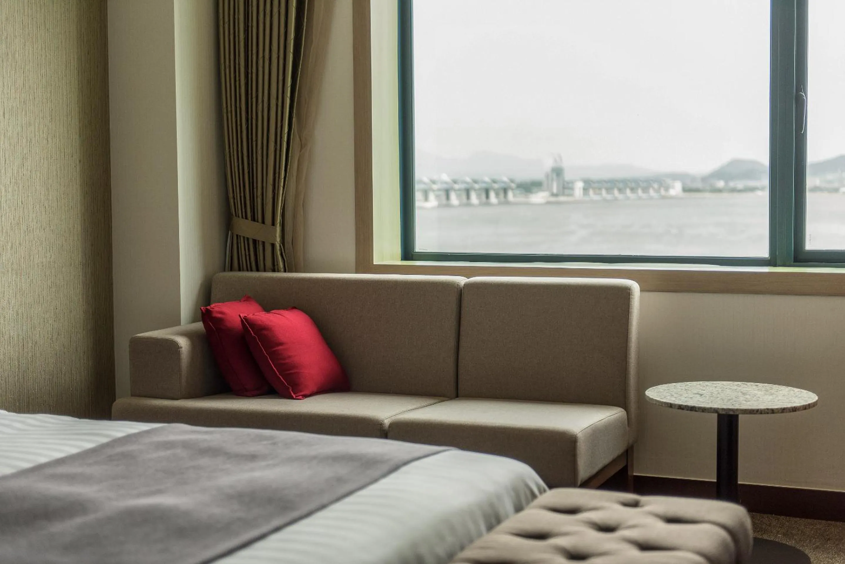 Bed in Shangria Beach Tourist Hotel