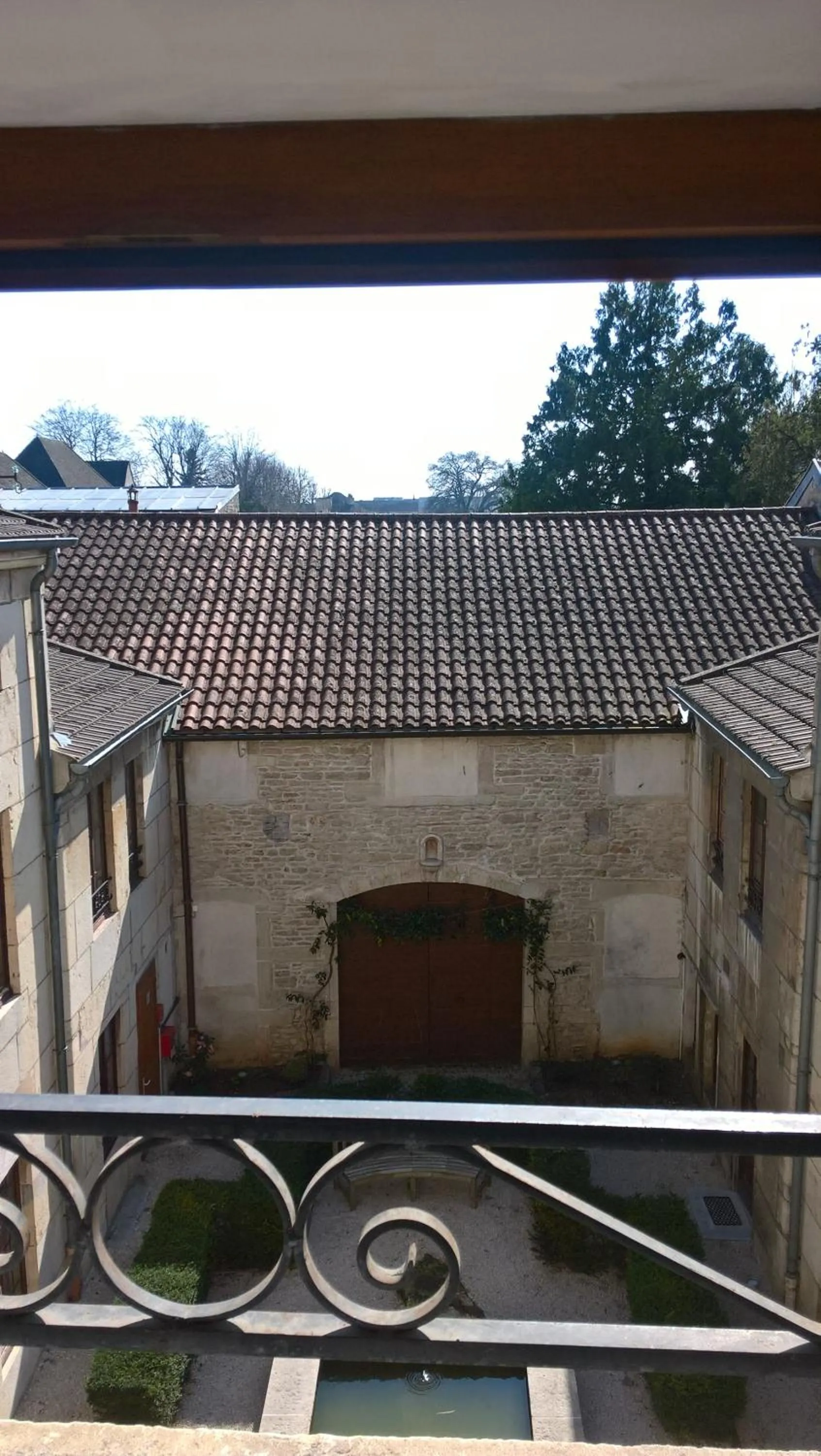 Property building in Le Grenier