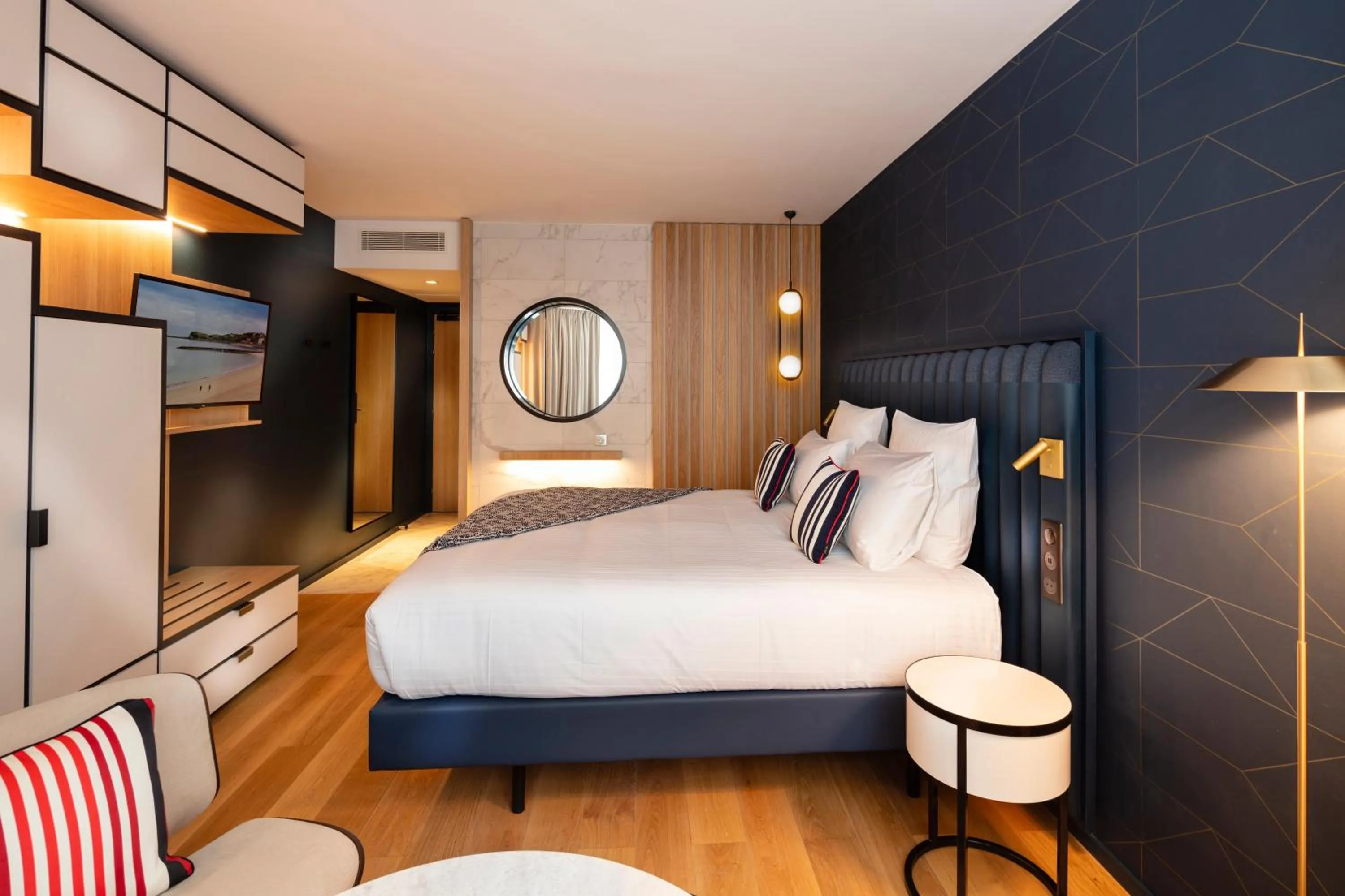 Photo of the whole room, Bed in Thalazur Saint Jean de Luz - Hôtel & Spa