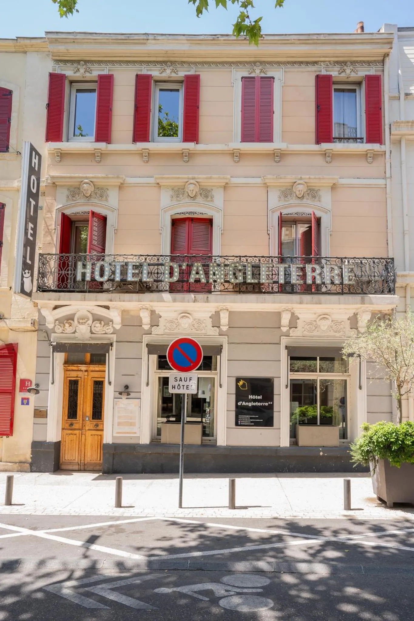 Property building in Hôtel d'Angleterre, Salon-de-Provence