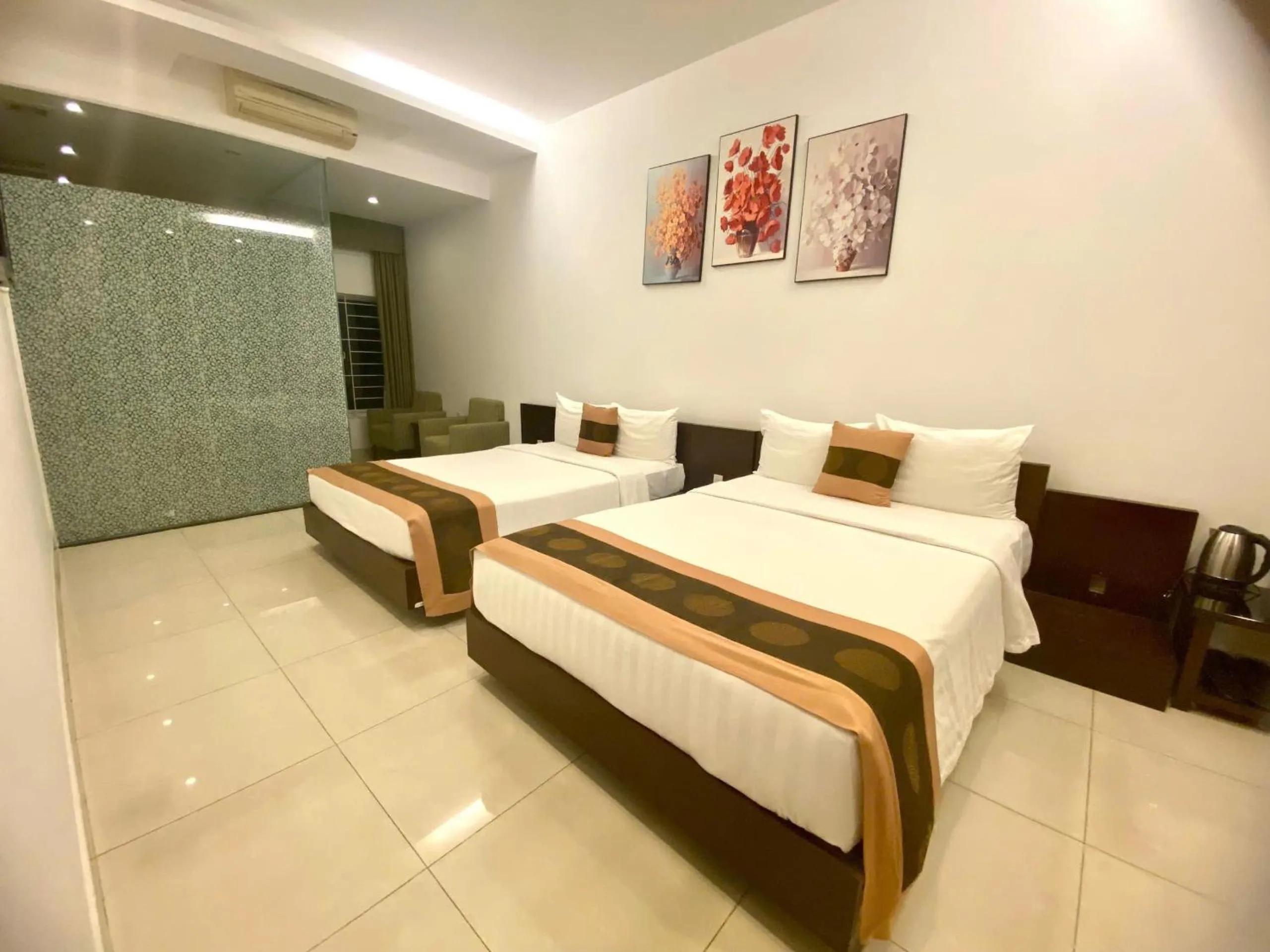 Bed in Ngoc Linh Luxury Hotel