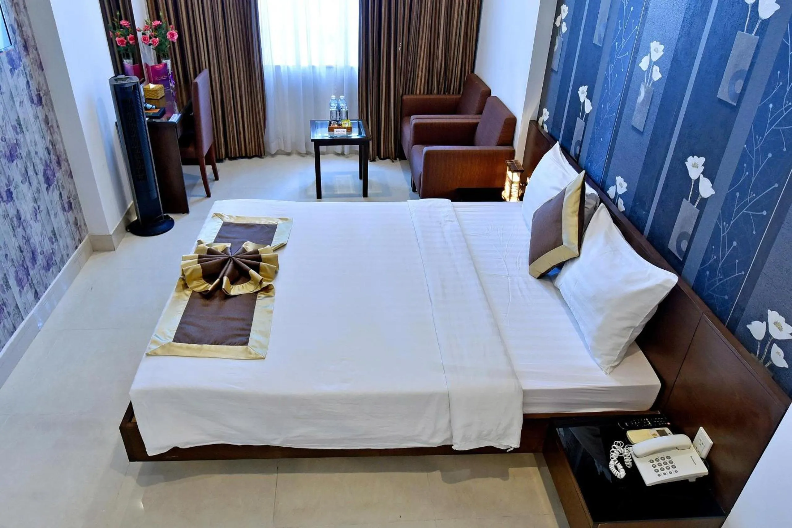 Photo of the whole room, Bed in Ngoc Linh Luxury Hotel