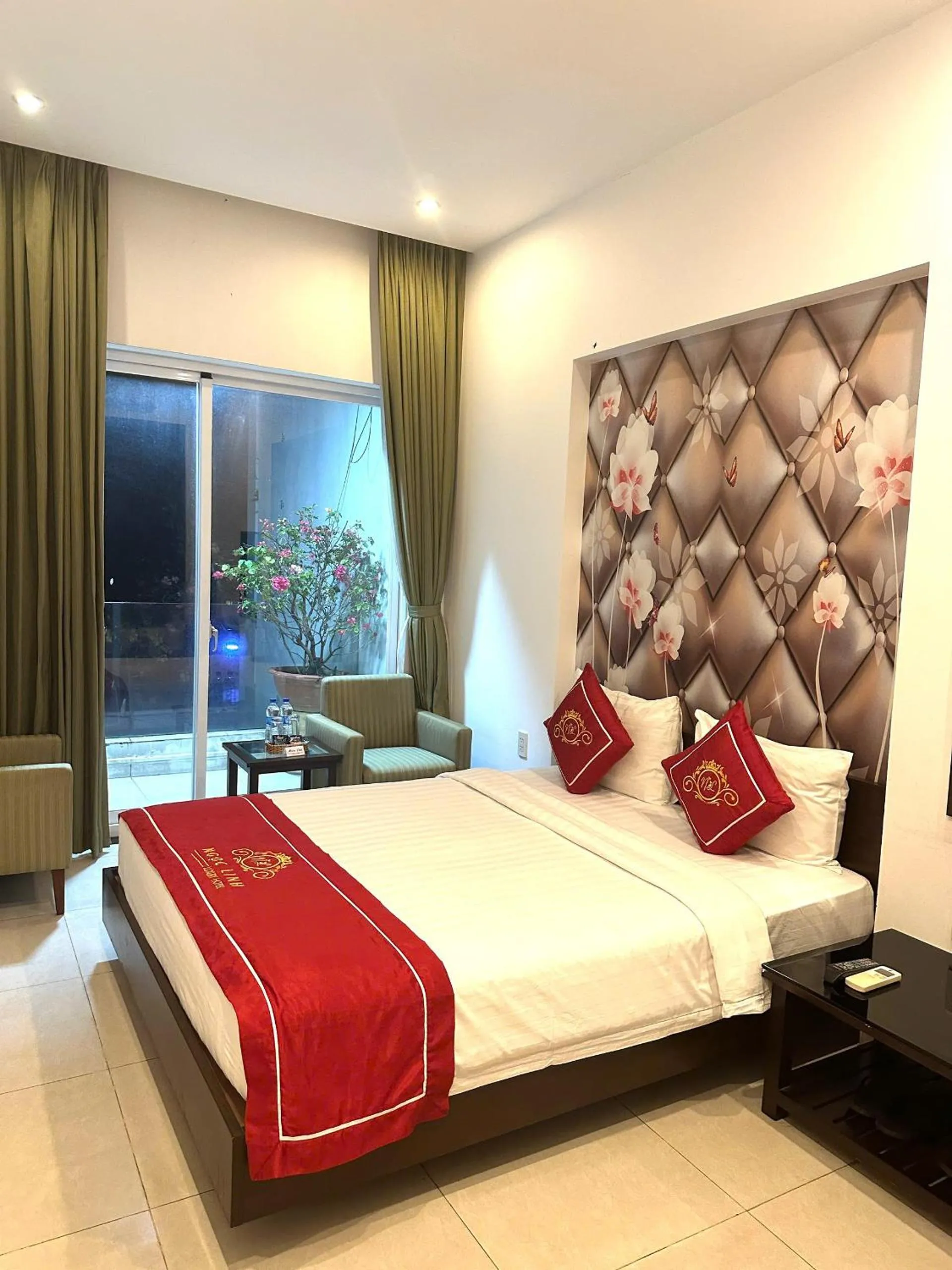 Bedroom, Bed in Ngoc Linh Luxury Hotel