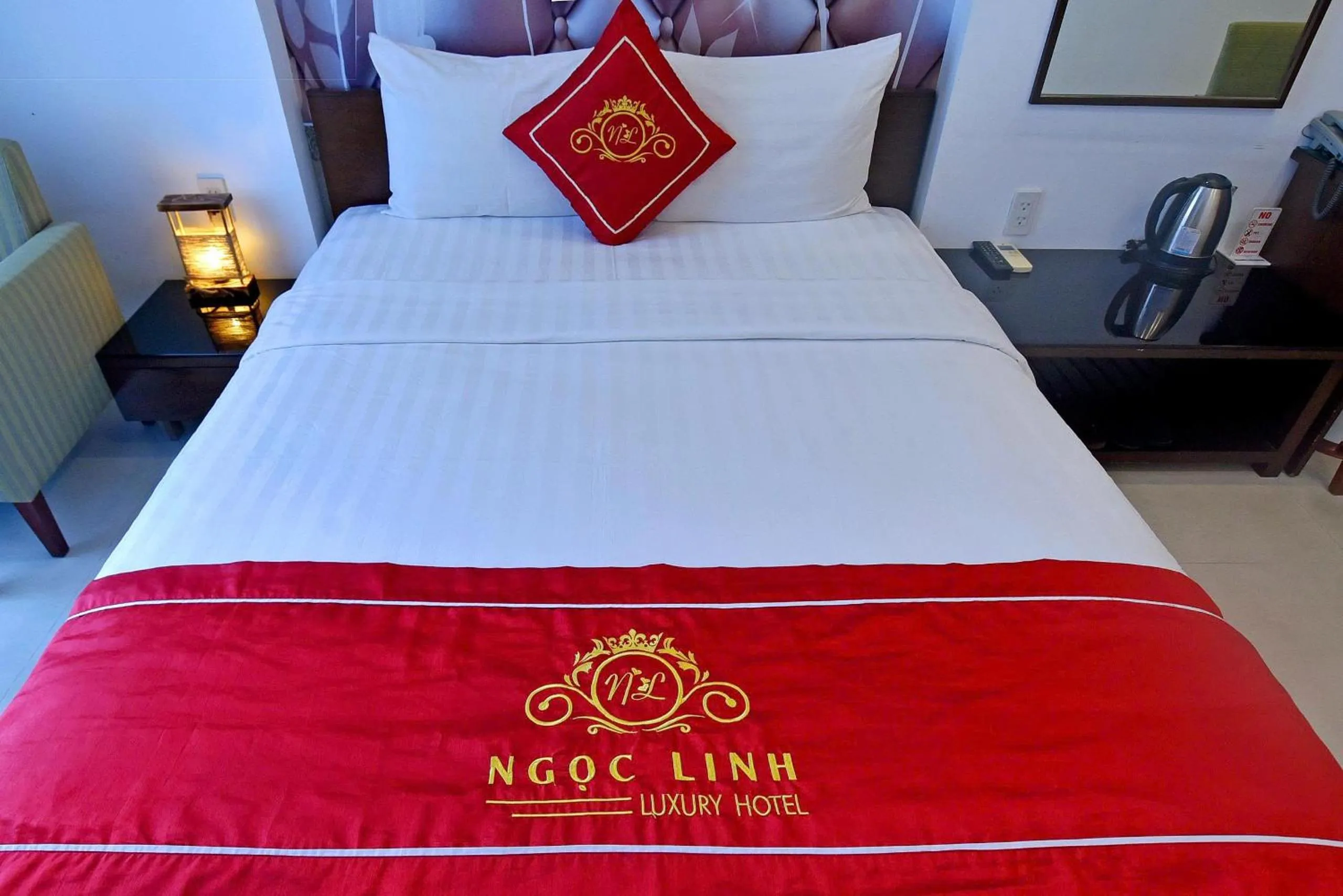 Bed in Ngoc Linh Luxury Hotel