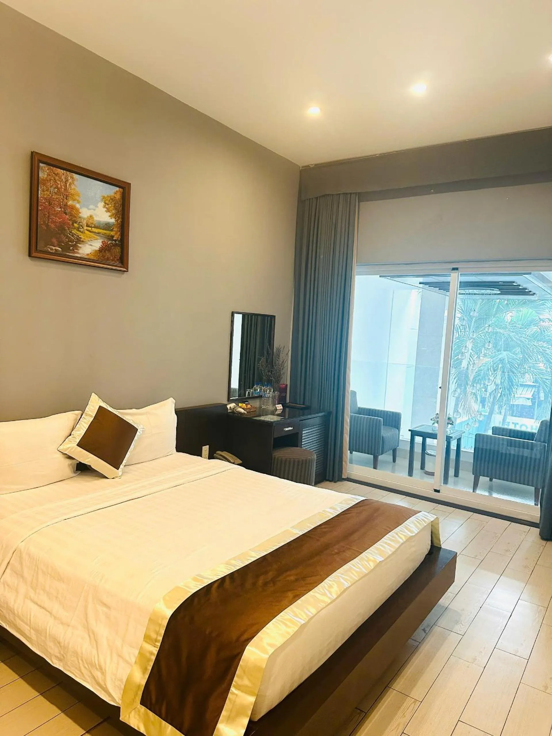 Bed in Ngoc Linh Luxury Hotel