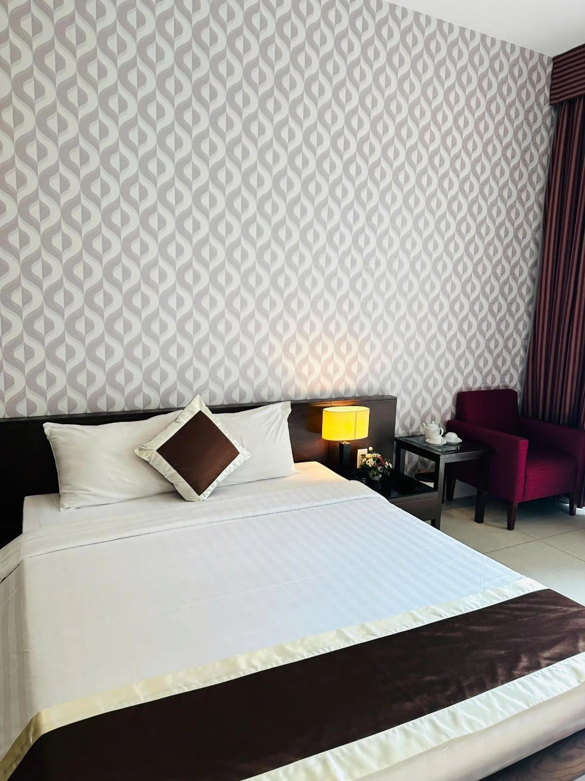 Bed in Ngoc Linh Luxury Hotel