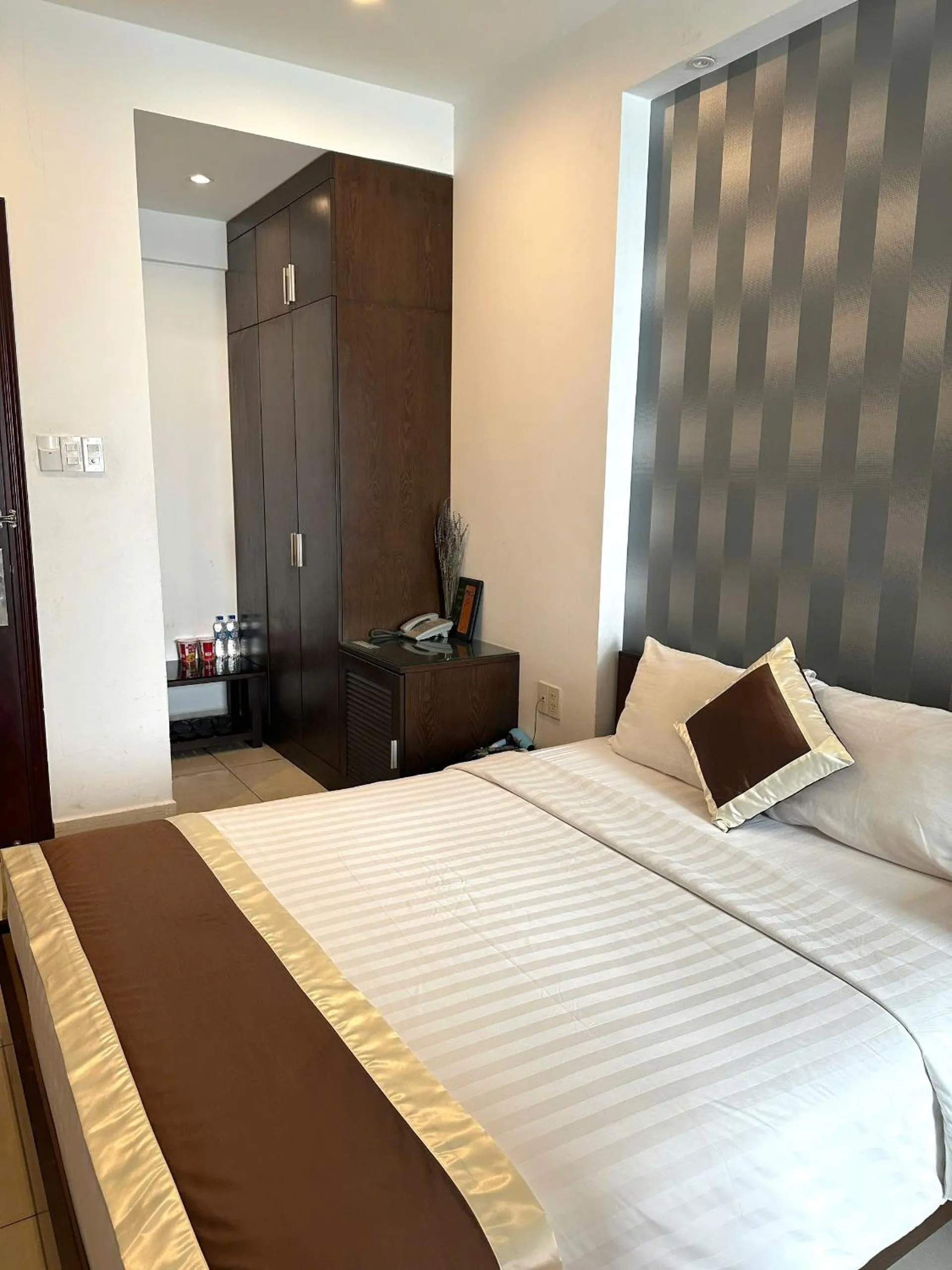 Bed in Ngoc Linh Luxury Hotel