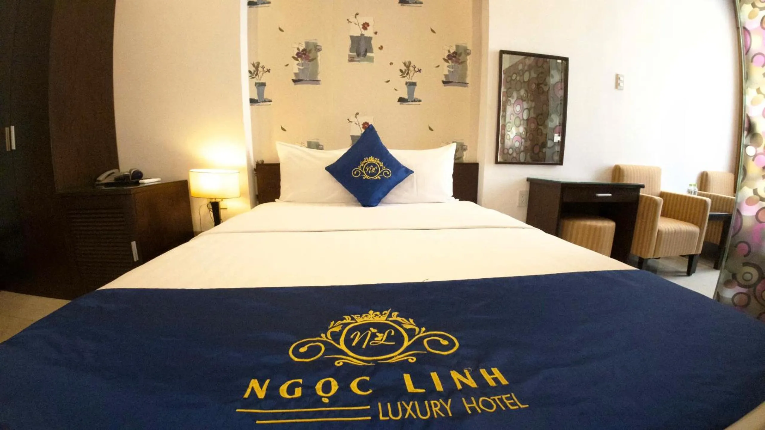 Bed in Ngoc Linh Luxury Hotel