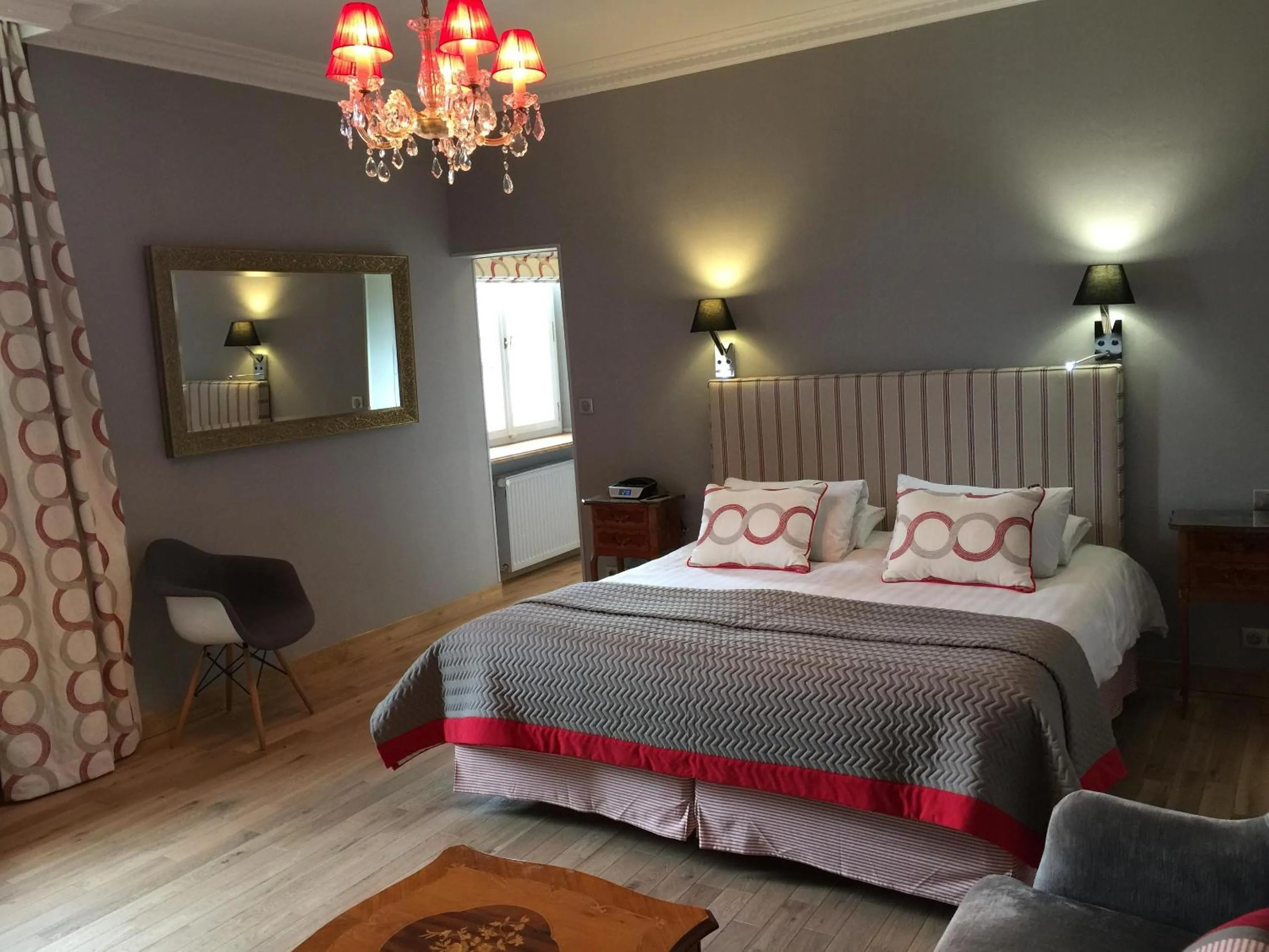 Photo of the whole room, Bed in Domaine De Barive