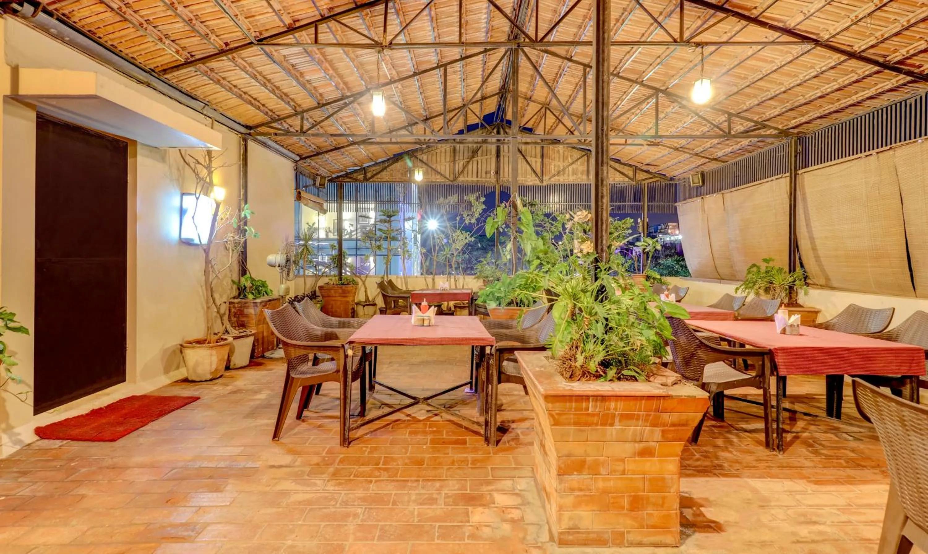 Restaurant/places to eat in Treebo Terminus, Koramangala 5th Block