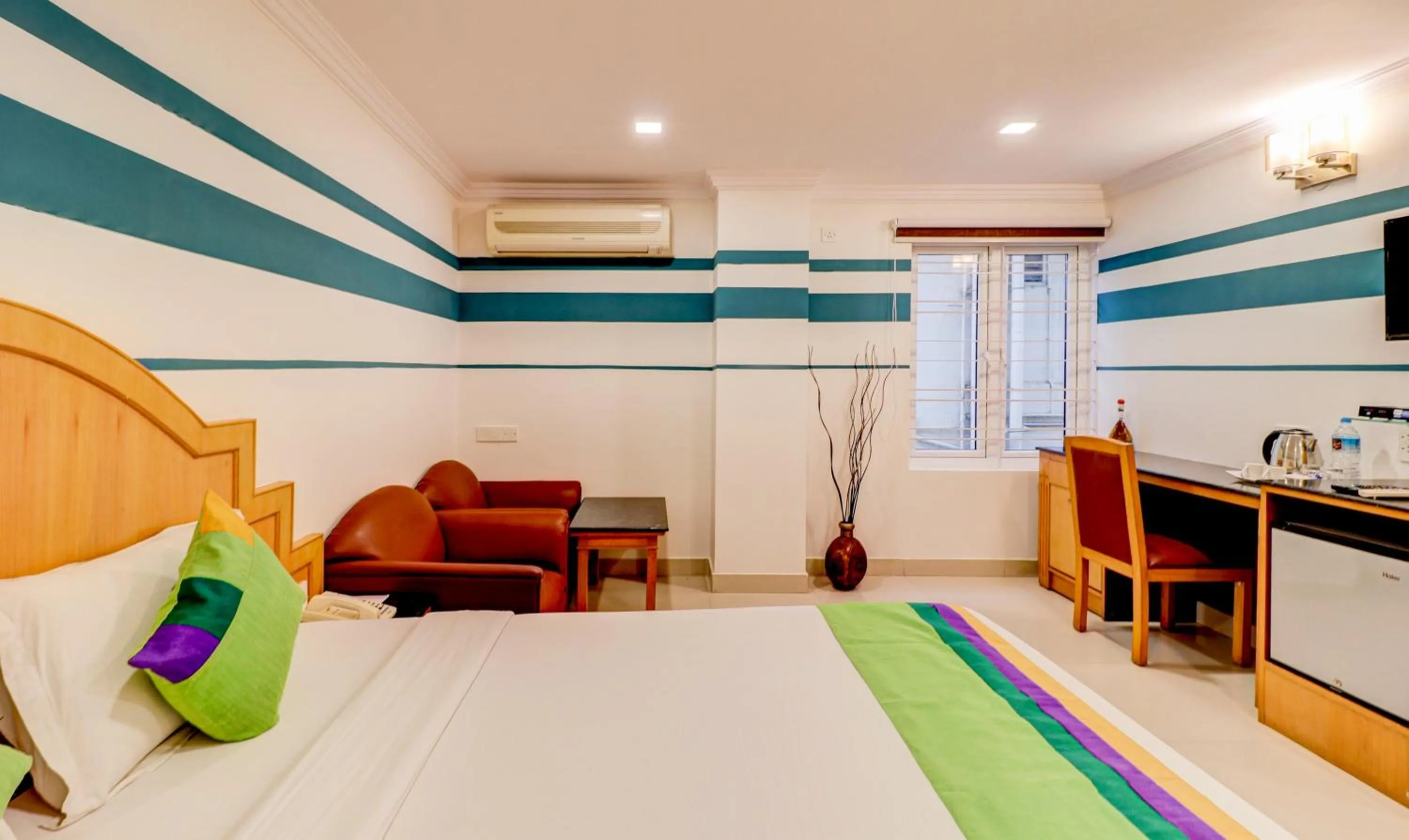 Seating area, Bed in Treebo Terminus, Koramangala 5th Block