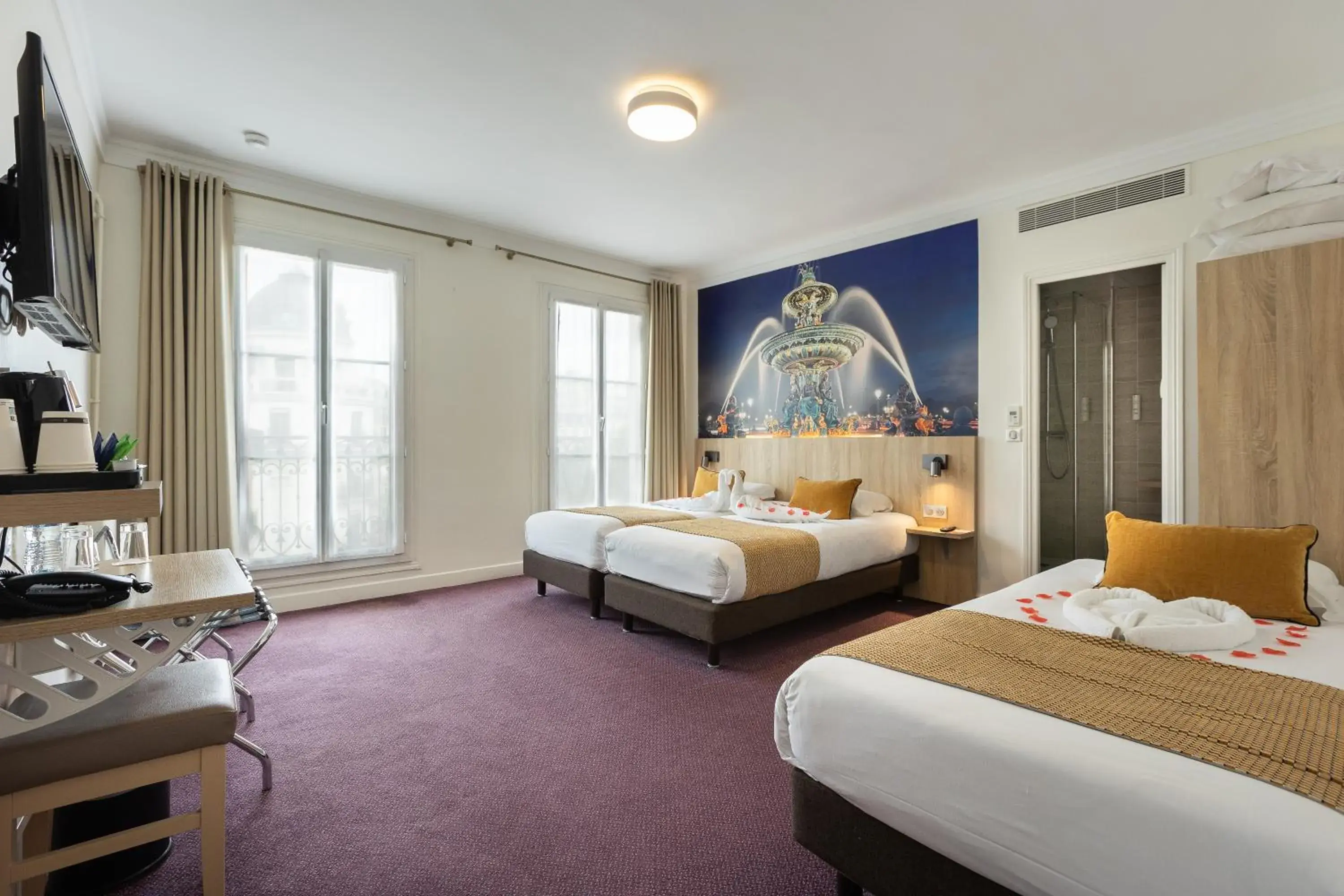 Comfort Triple Room in Hôtel Opera Lafayette Comfort Triple Room in Hôtel Opera Lafayette