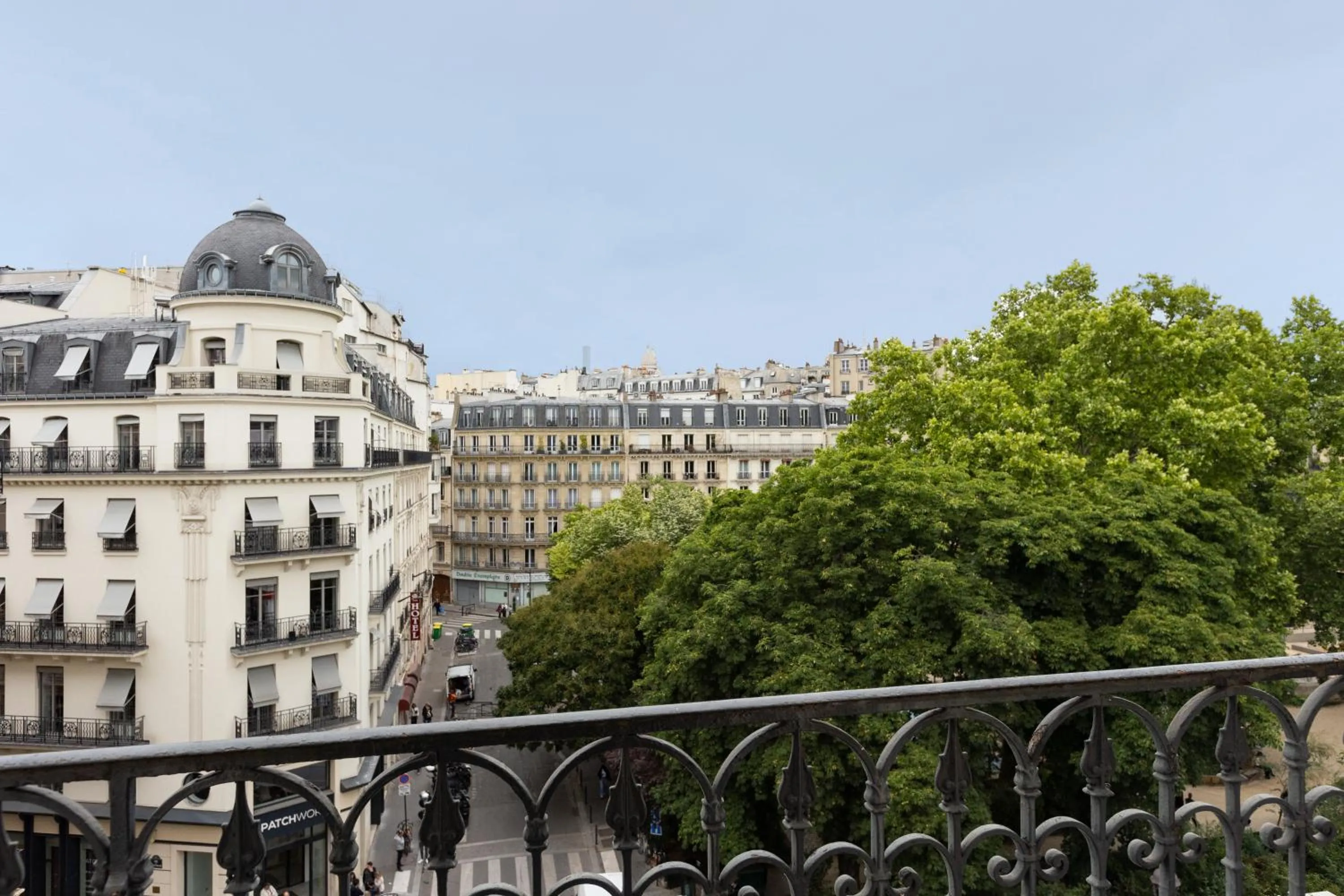 City view in Hôtel Opera Lafayette