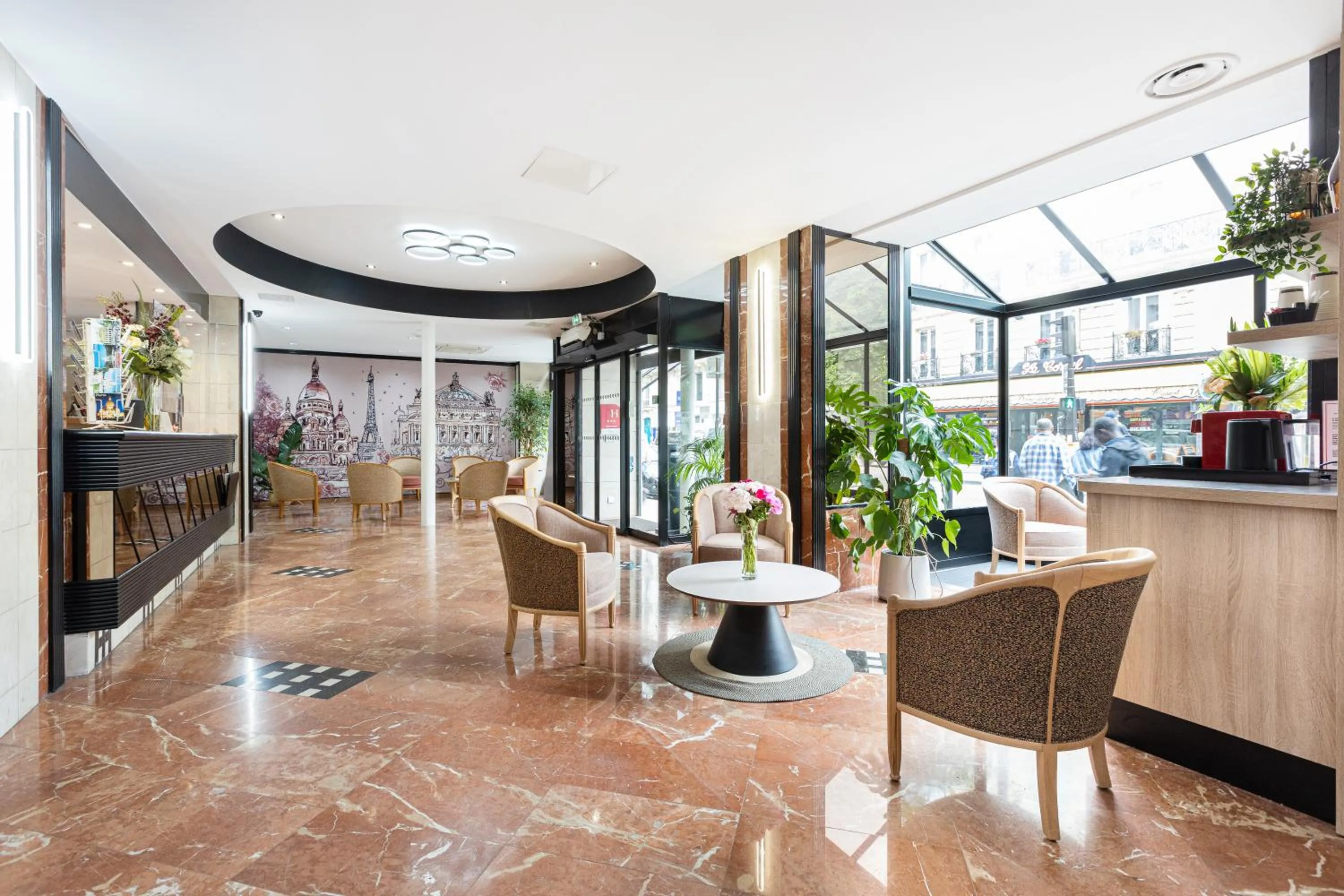 Lobby or reception in Hôtel Opera Lafayette