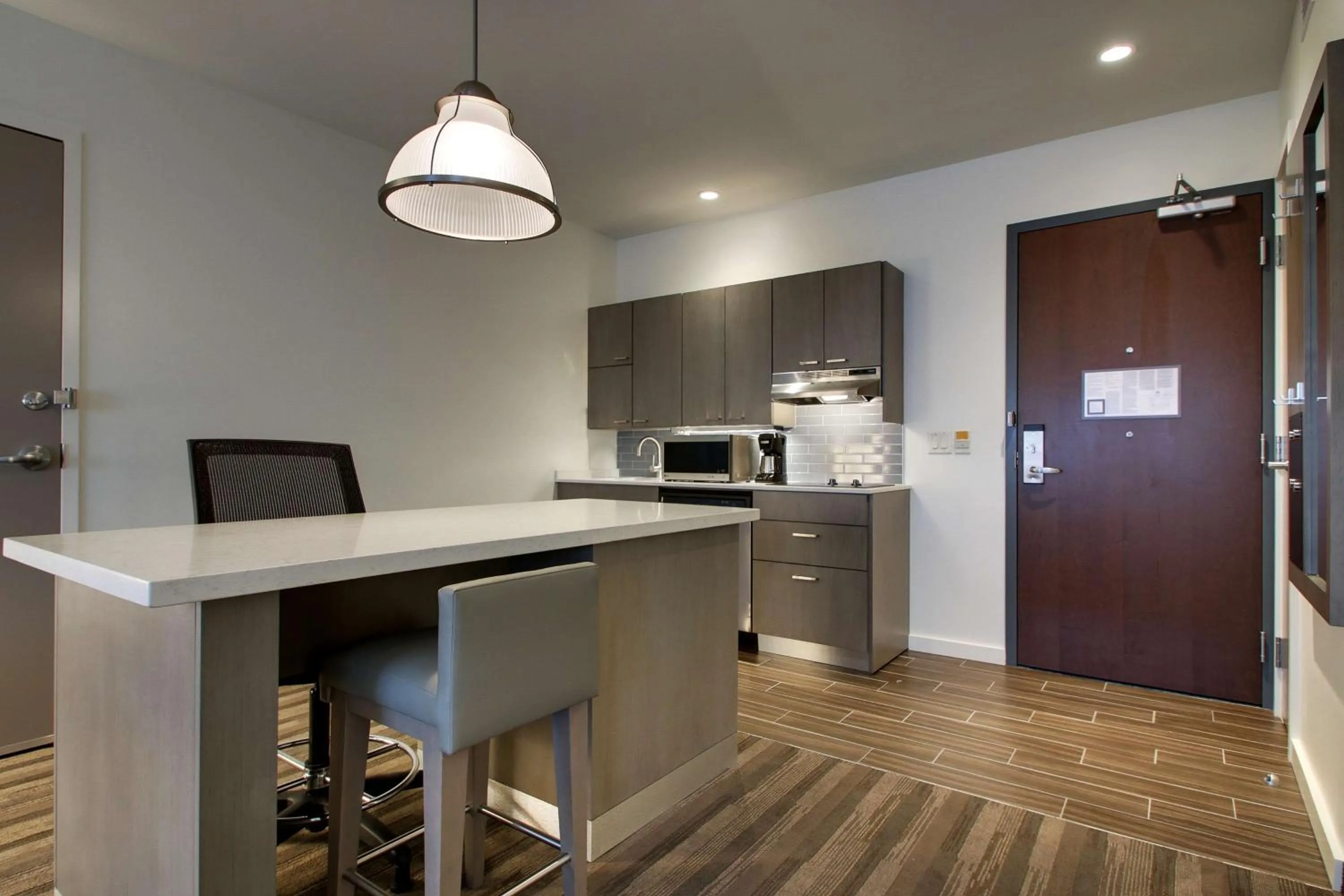Kitchen or kitchenette in Hyatt House Oak Brook