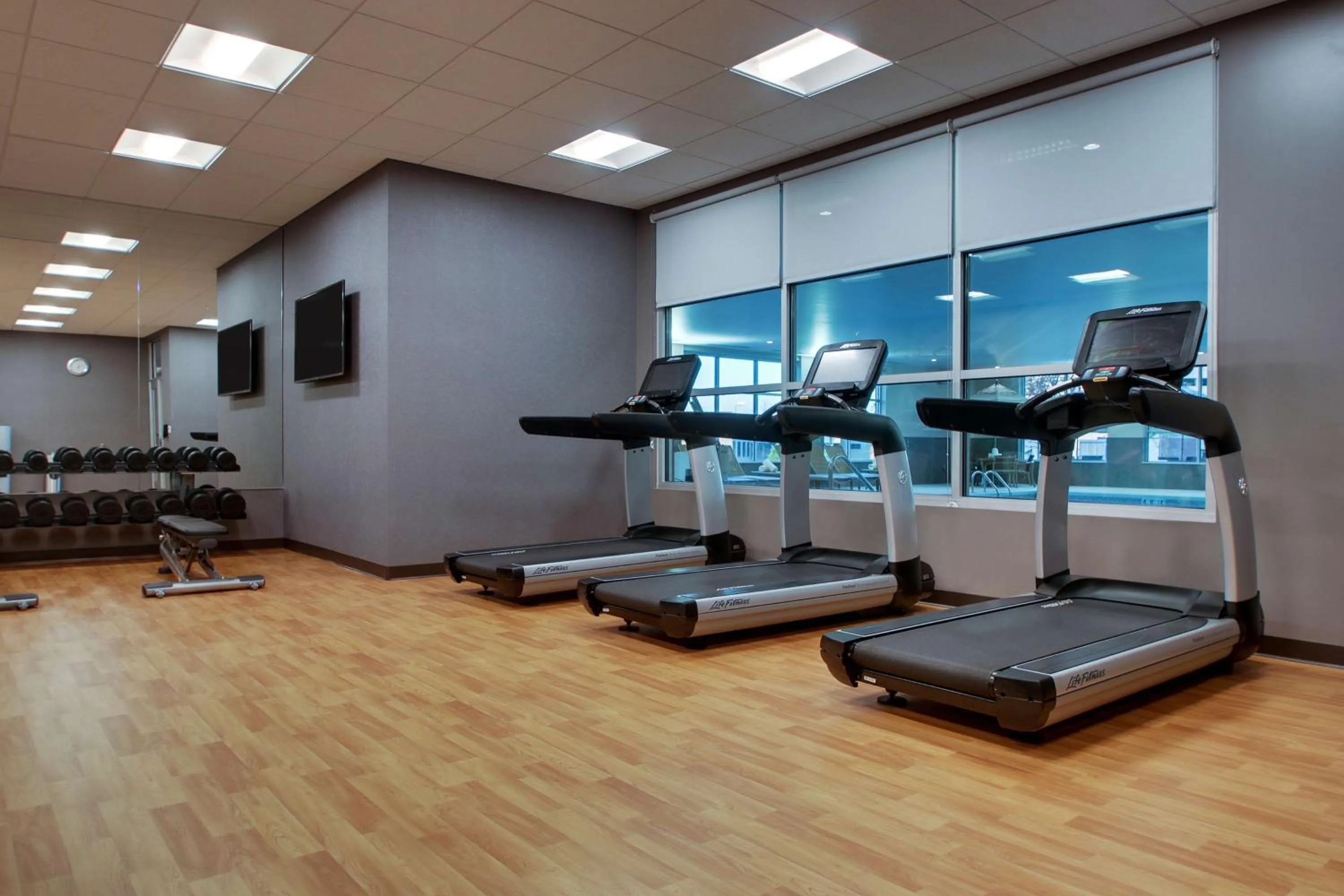 Fitness centre/facilities in Hyatt House Oak Brook