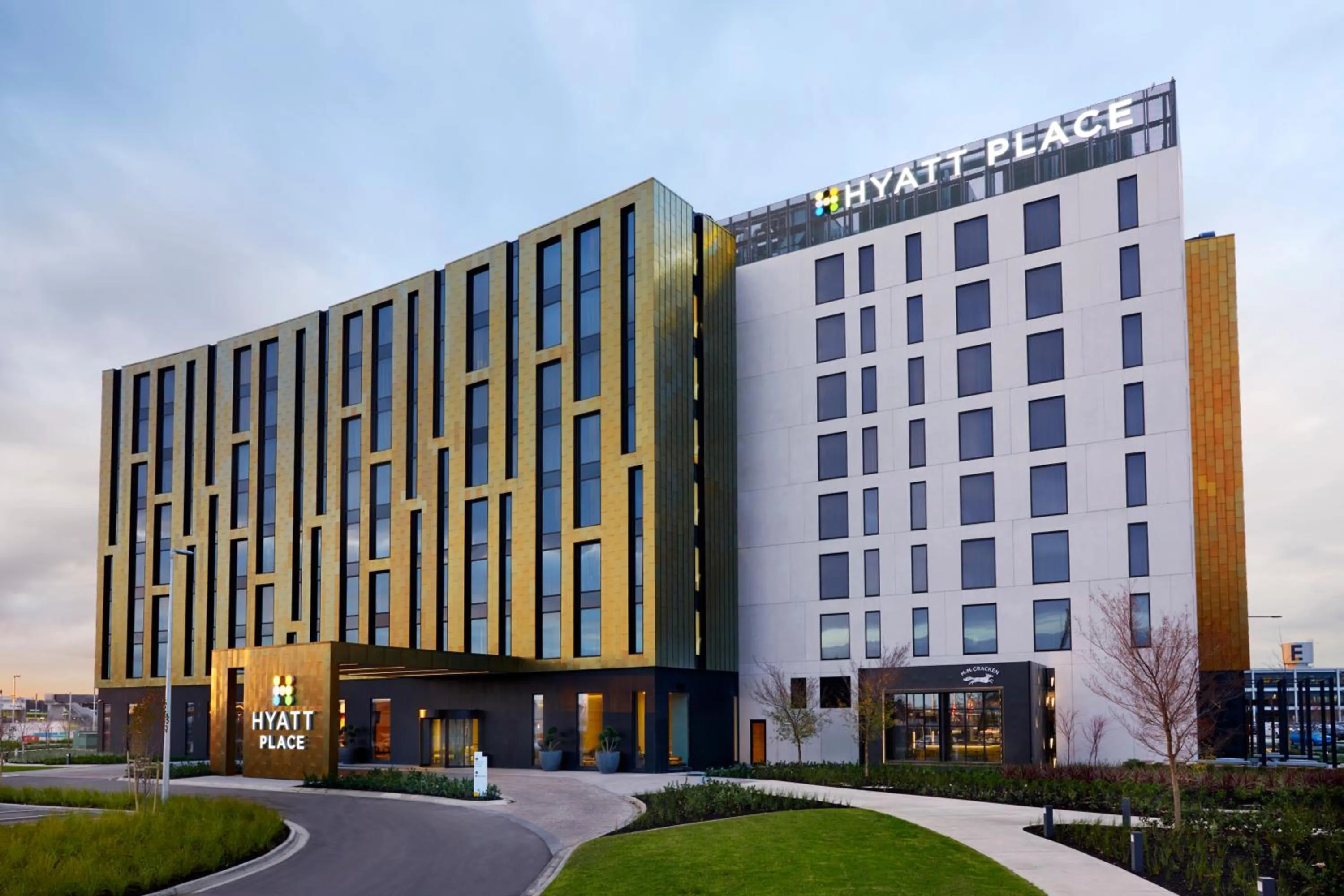 Property building in Hyatt Place Melbourne Essendon Fields