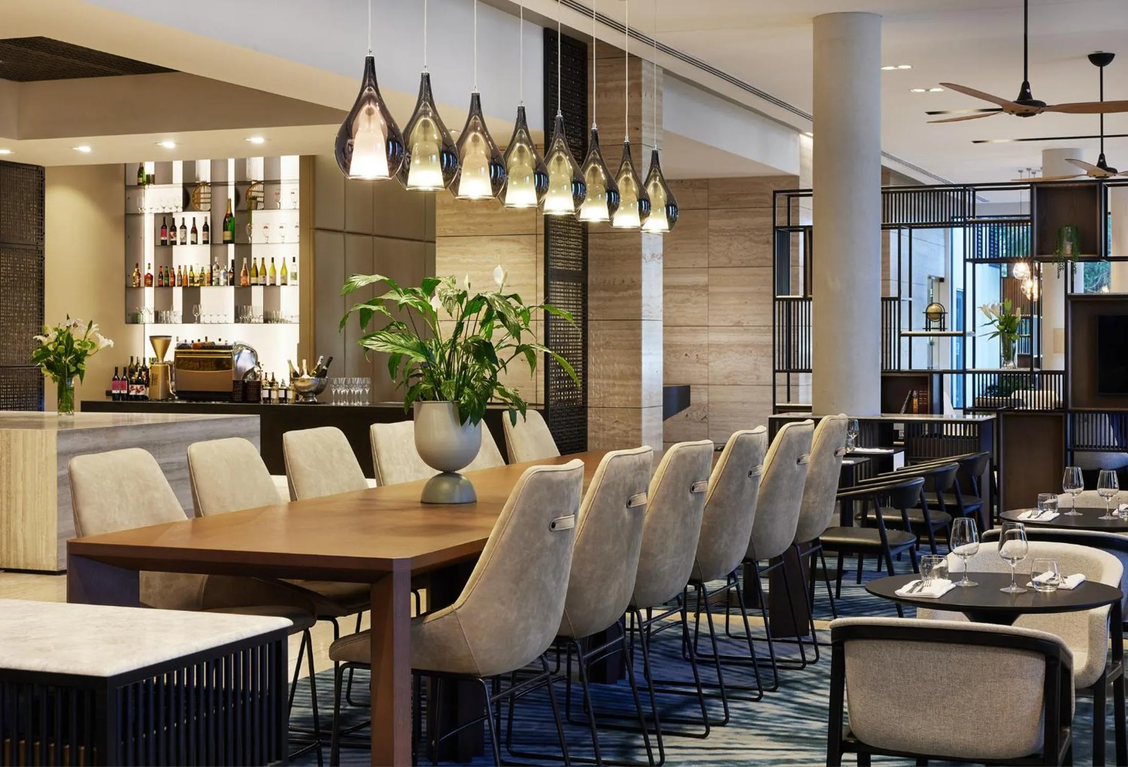 Restaurant/places to eat in Hyatt Place Melbourne Essendon Fields