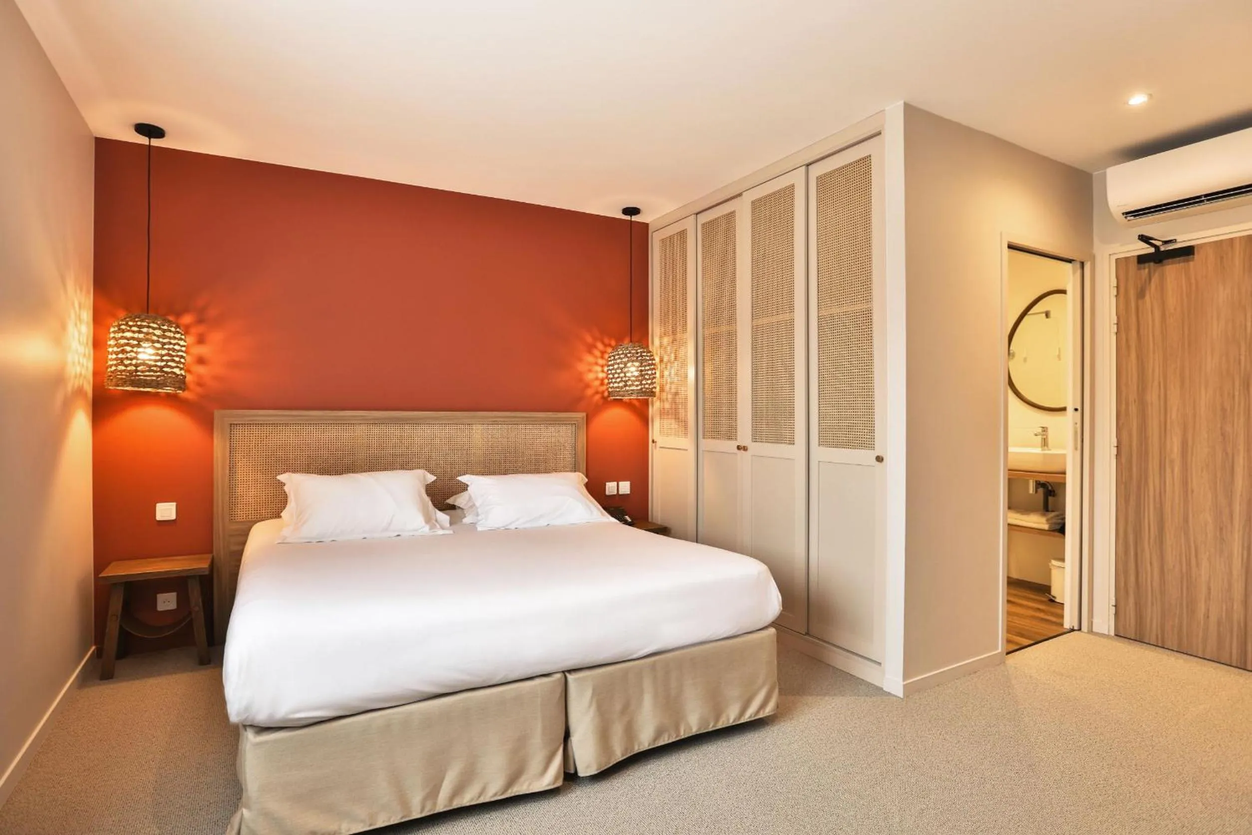 Bedroom, Bed in Hotel & Spa Les Roches Noires