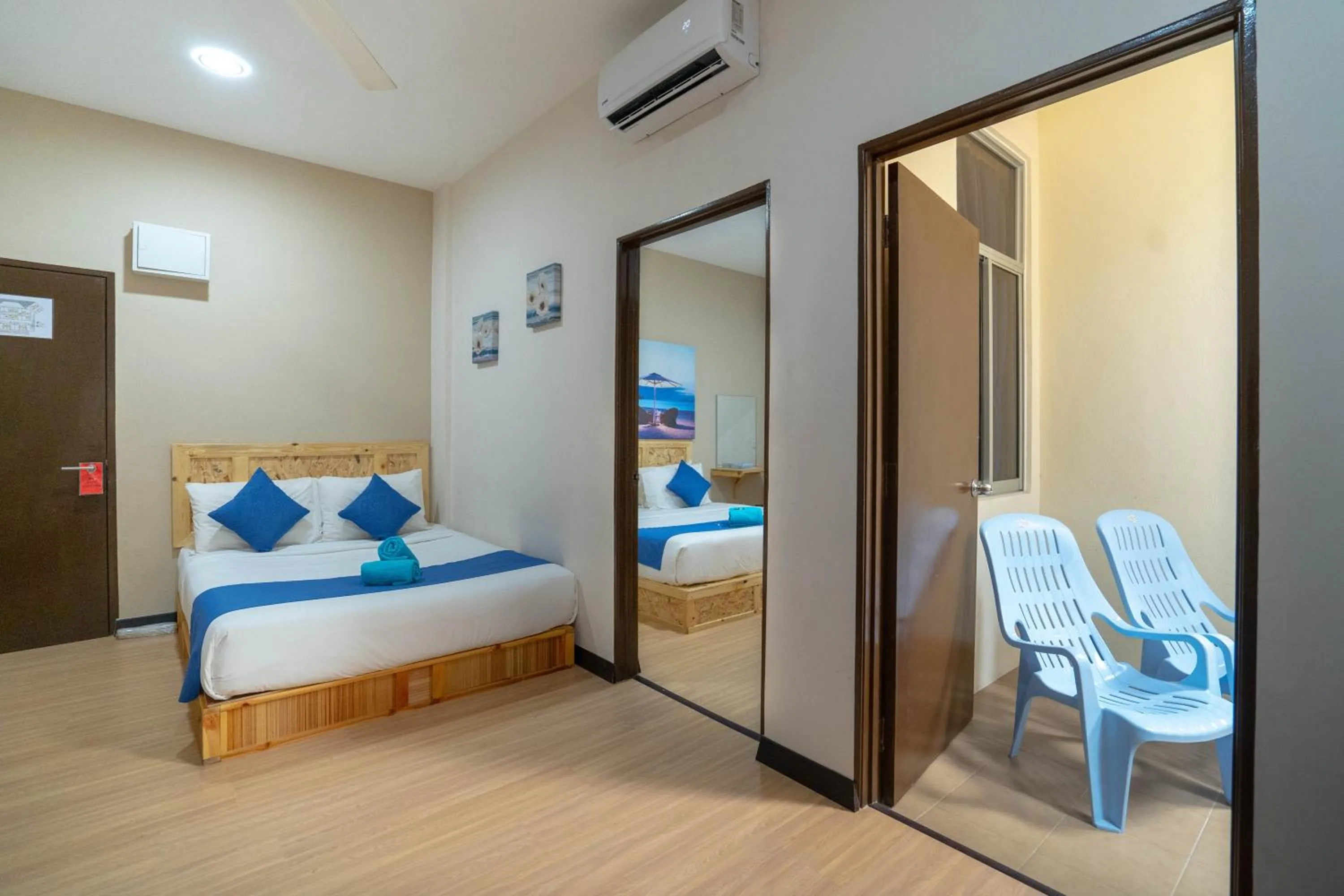 Bed in Paretto Seaview Hotel