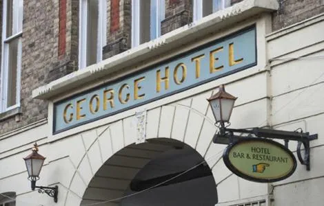 Facade/entrance in George Hotel by Greene King Inns