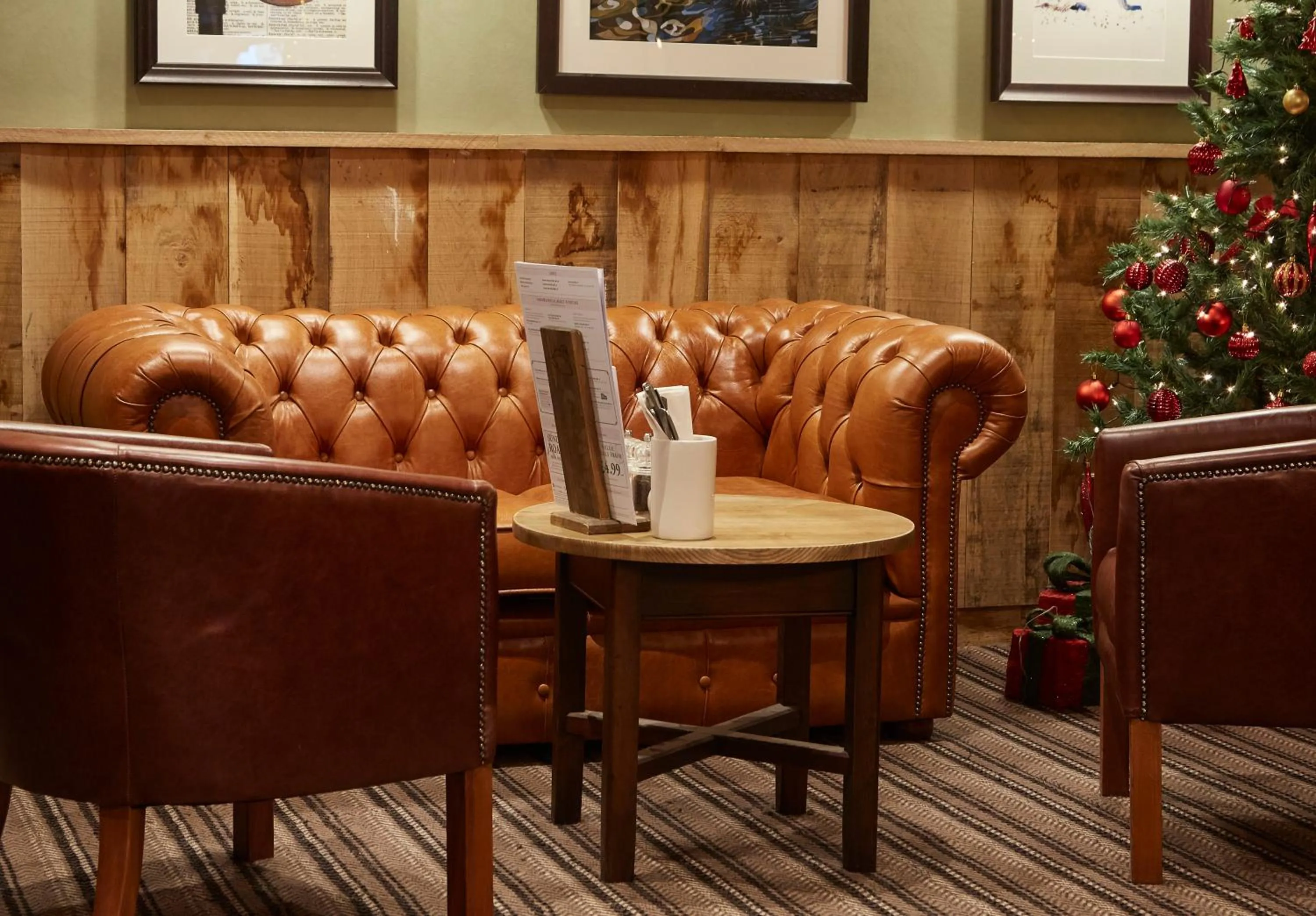 Lounge or bar in Swan Hotel by Greene King Inns