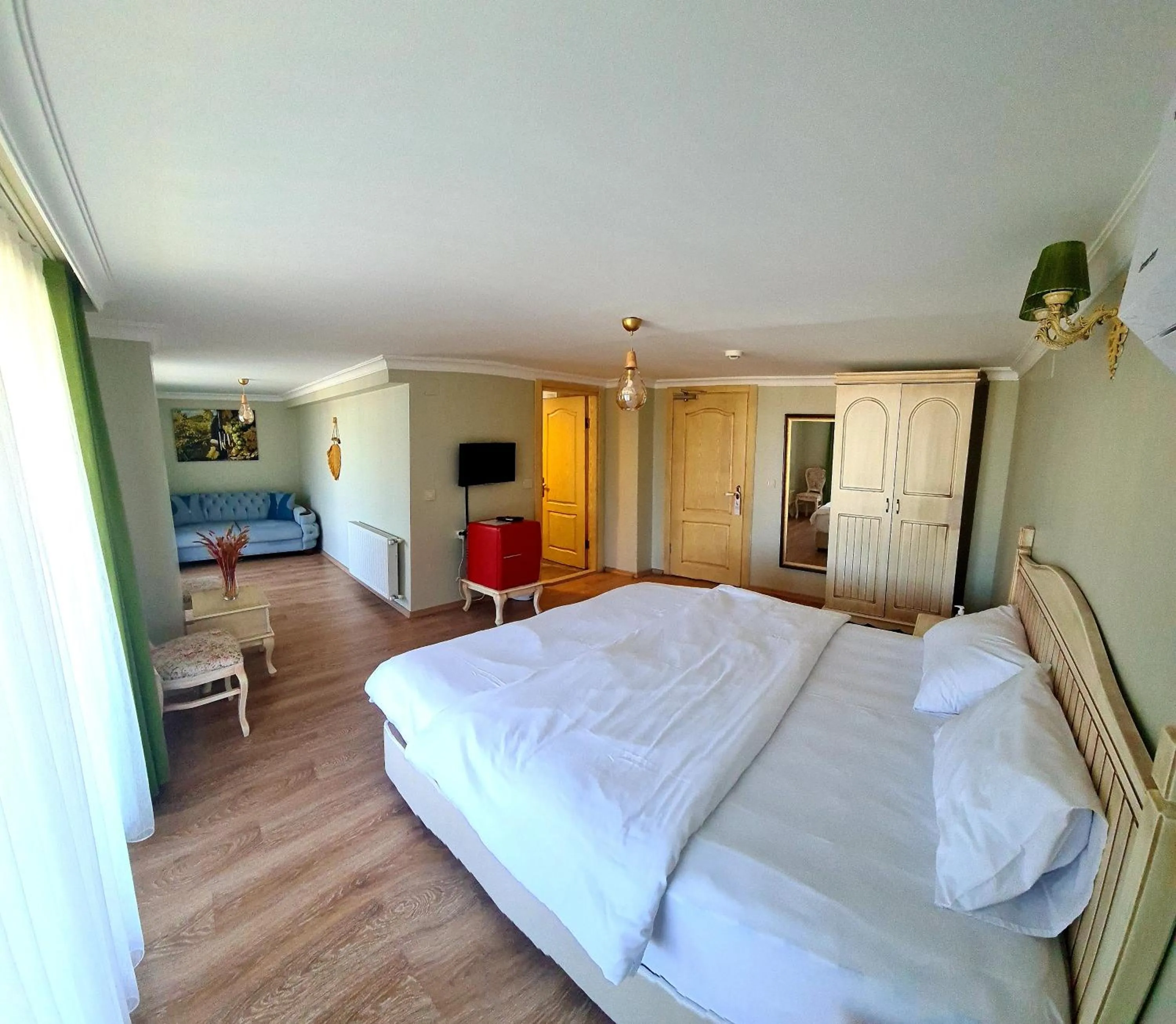 Photo of the whole room, Bed in Belizi Hotel