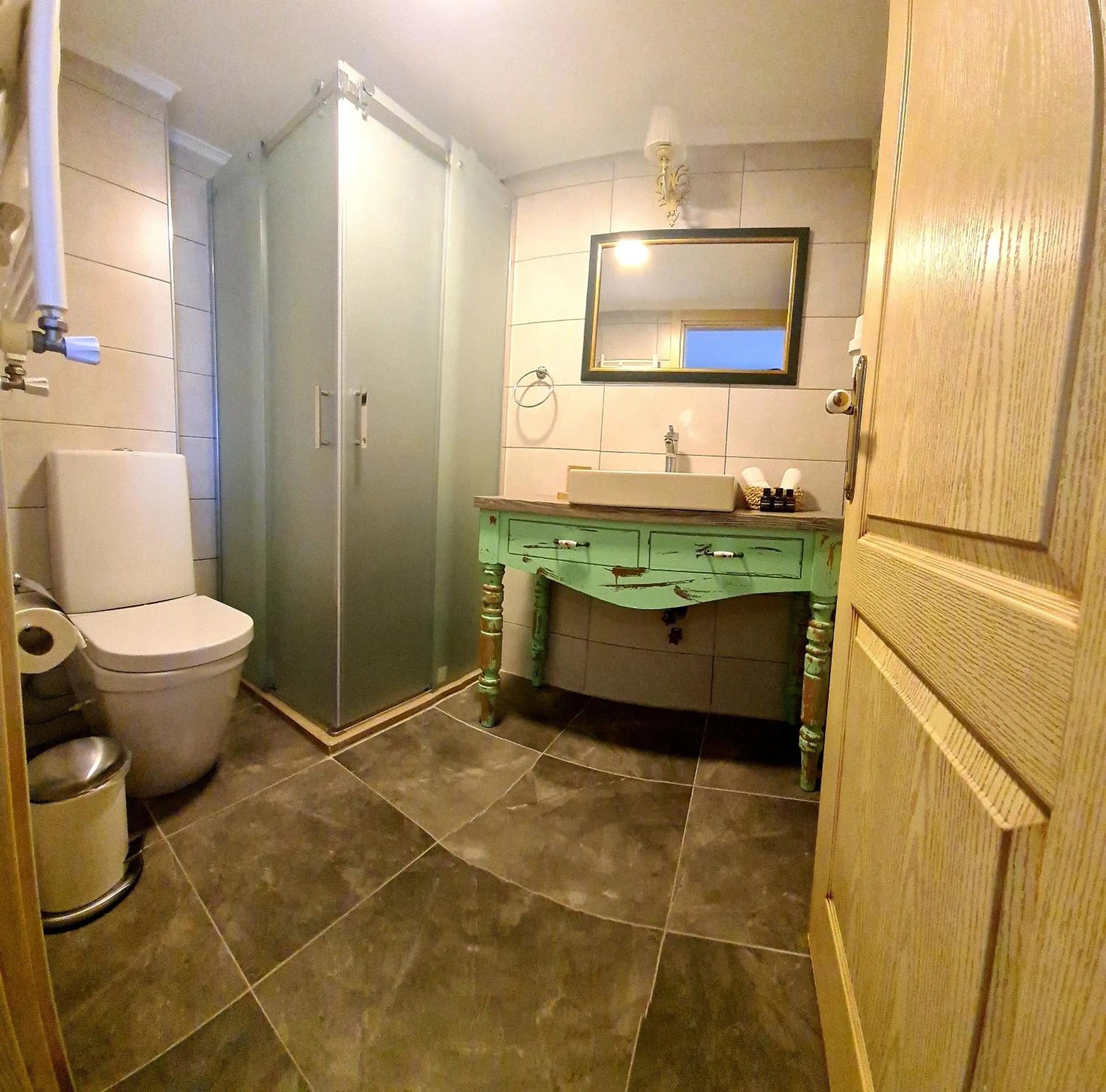 Toilet in Belizi Hotel