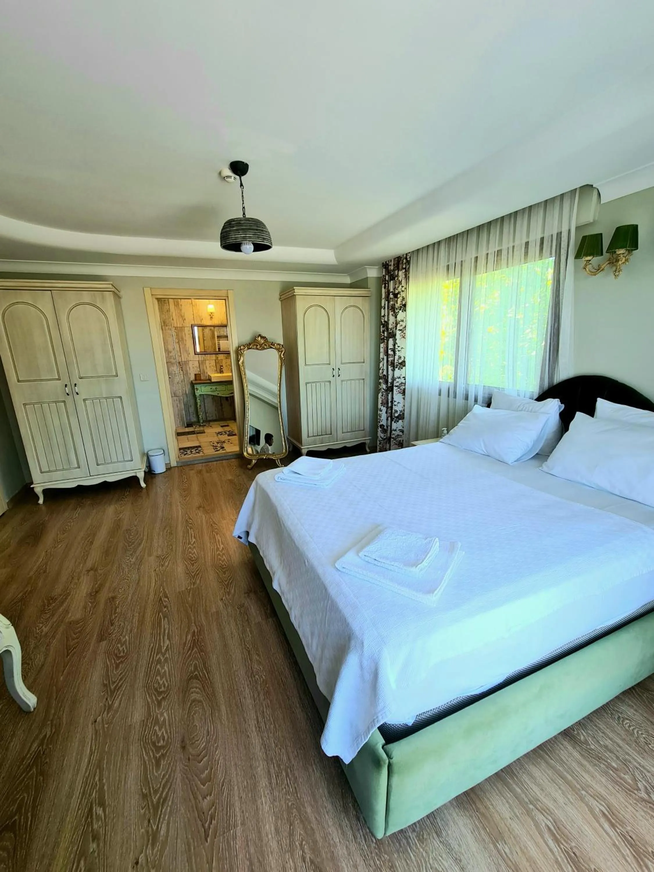 Photo of the whole room, Bed in Belizi Hotel