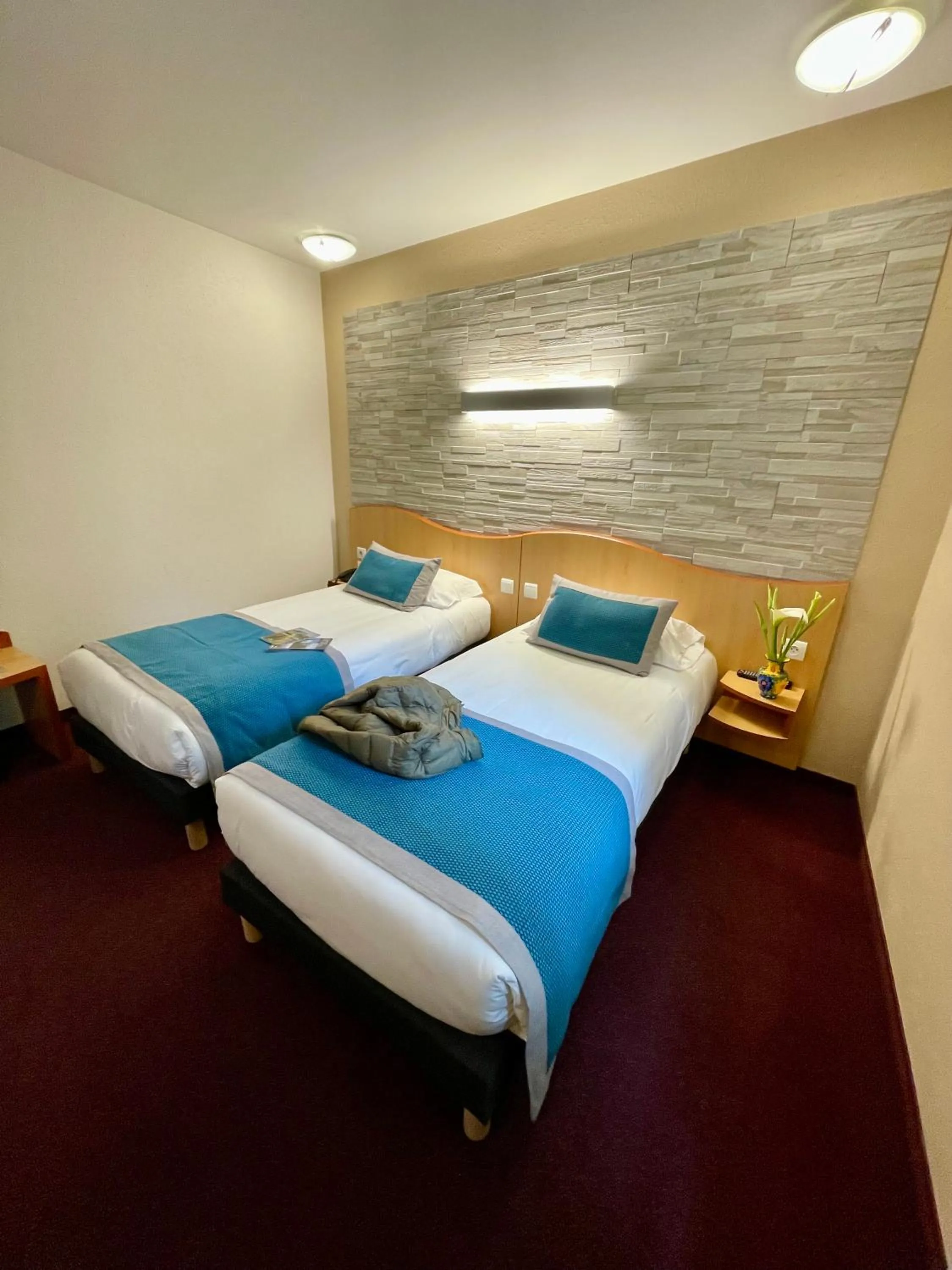 Bed in Hôtel Saint Georges