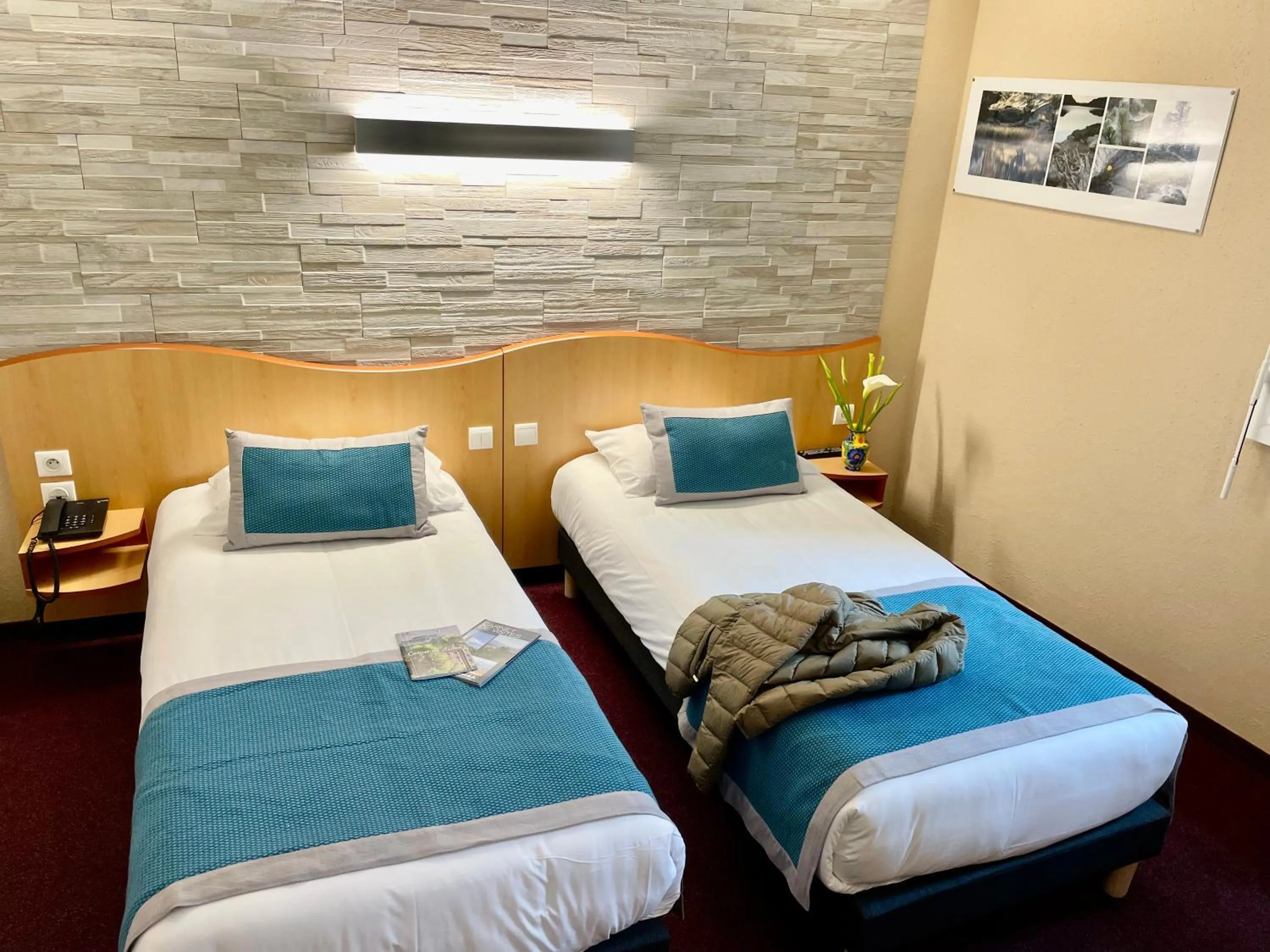 Bed in Hôtel Saint Georges