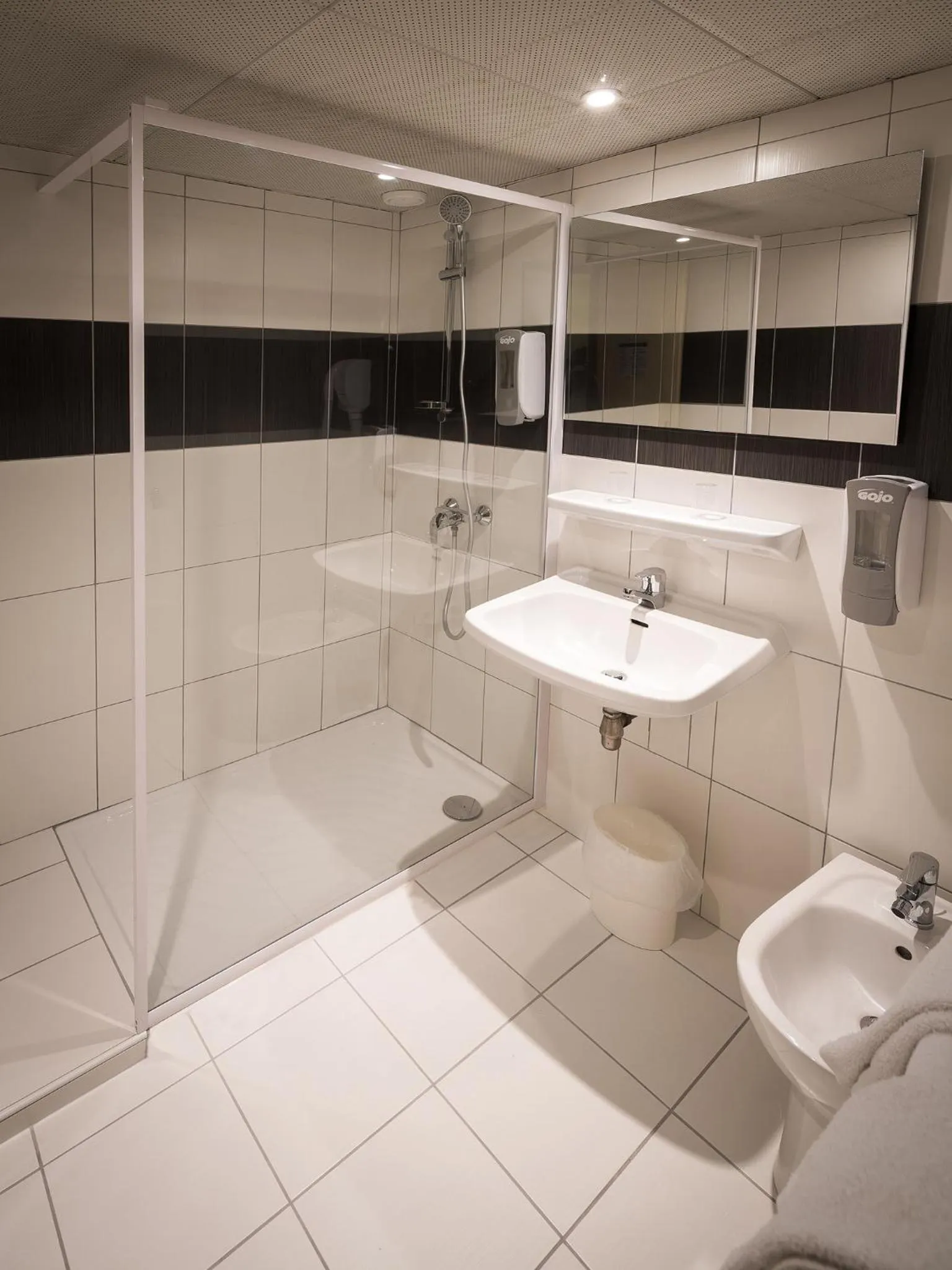 Bathroom in Hôtel Saint Georges